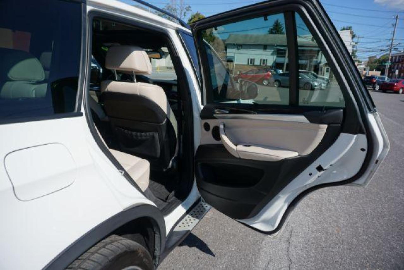 2012 Alpine White /Sand Beige BMW X5 xDrive50i (5UXZV8C59CL) with an 4.4L V-8 gasoline direct injection engine, located at 312 Centre Ave, Schuylkill Haven, PA, 17972, (570) 593-5278, 40.638130, -76.177383 - Photo#42