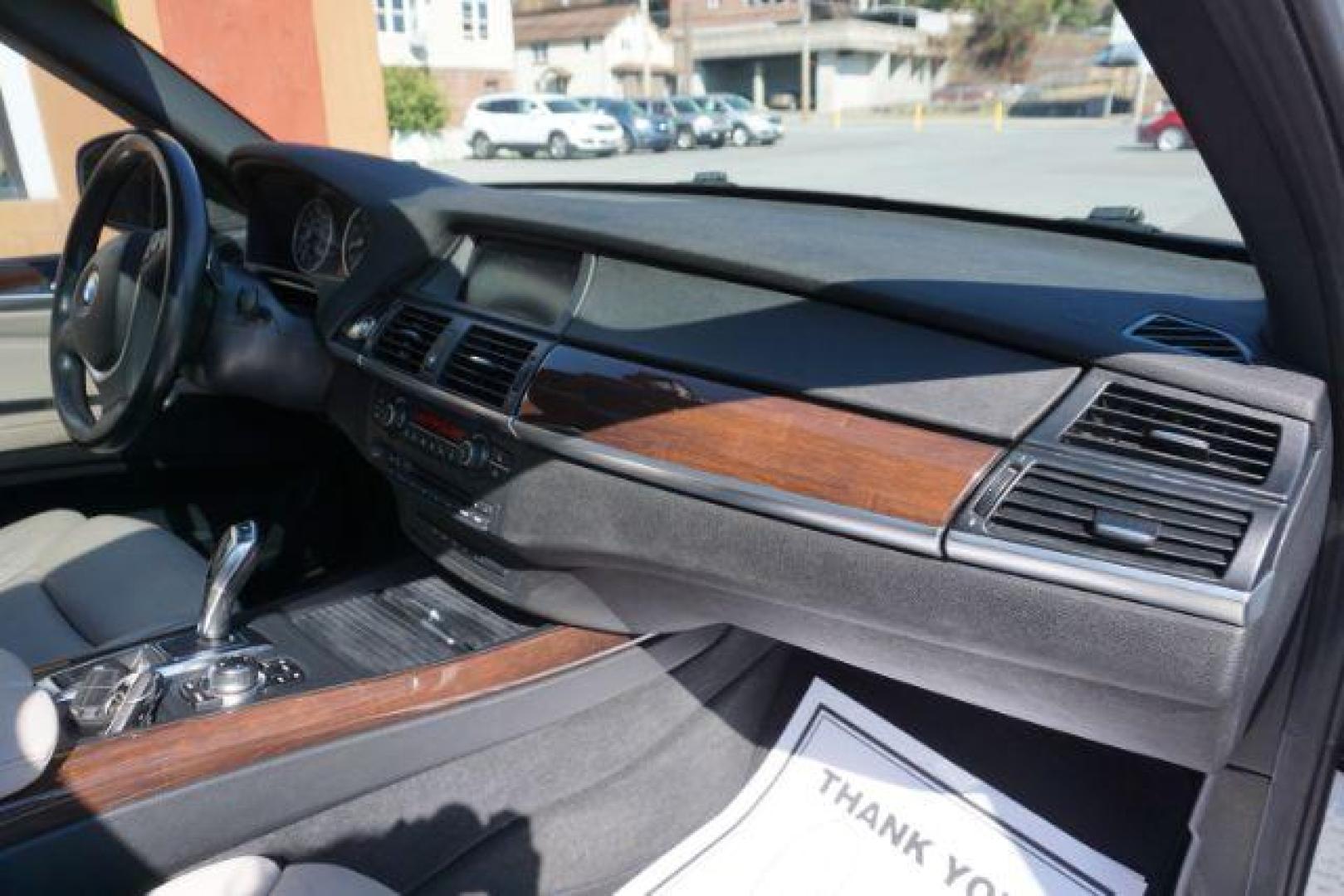 2012 Alpine White /Sand Beige BMW X5 xDrive50i (5UXZV8C59CL) with an 4.4L V-8 gasoline direct injection engine, located at 312 Centre Ave, Schuylkill Haven, PA, 17972, (570) 593-5278, 40.638130, -76.177383 - Photo#43