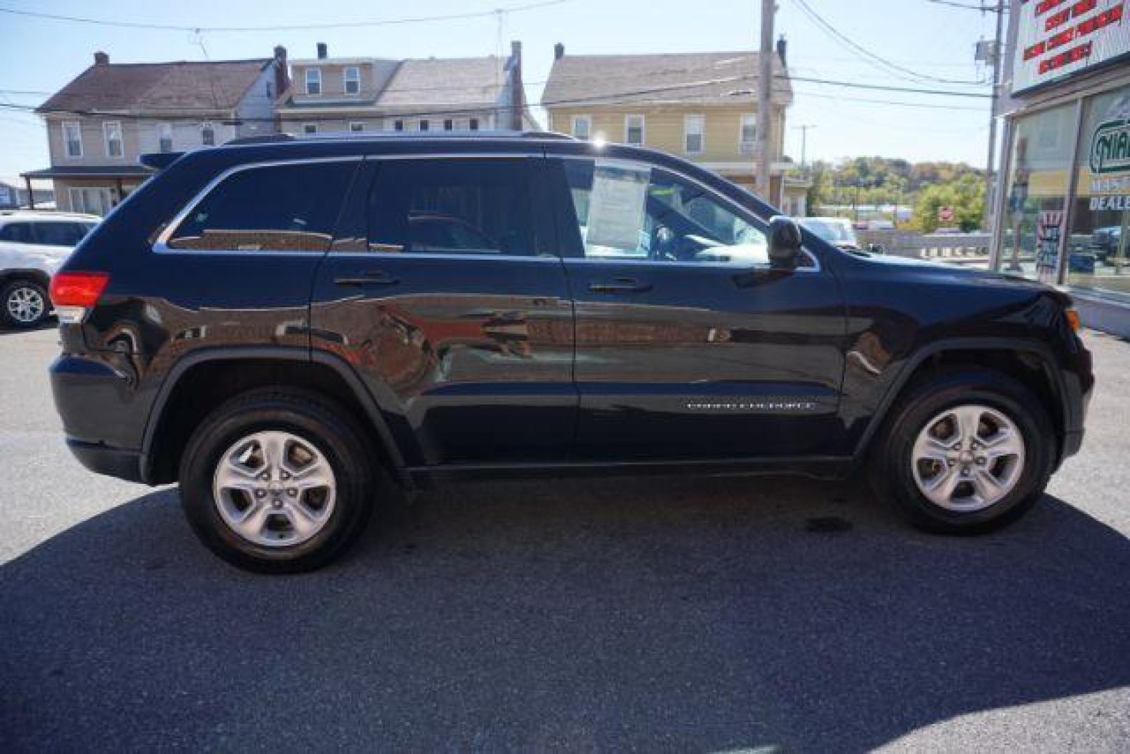 2014 Jeep Grand Cherokee Laredo 4WD (1C4RJFAG5EC) with an 3.6L V6 DOHC 24V engine, 5-Speed Automatic transmission, located at 312 Centre Ave, Schuylkill Haven, PA, 17972, (570) 593-5278, 40.638130, -76.177383 - Photo#12