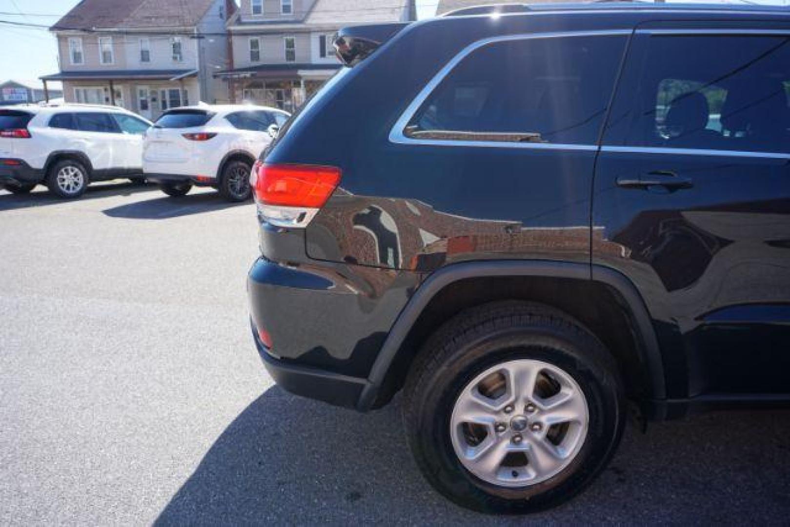 2014 Jeep Grand Cherokee Laredo 4WD (1C4RJFAG5EC) with an 3.6L V6 DOHC 24V engine, 5-Speed Automatic transmission, located at 312 Centre Ave, Schuylkill Haven, PA, 17972, (570) 593-5278, 40.638130, -76.177383 - Photo#13