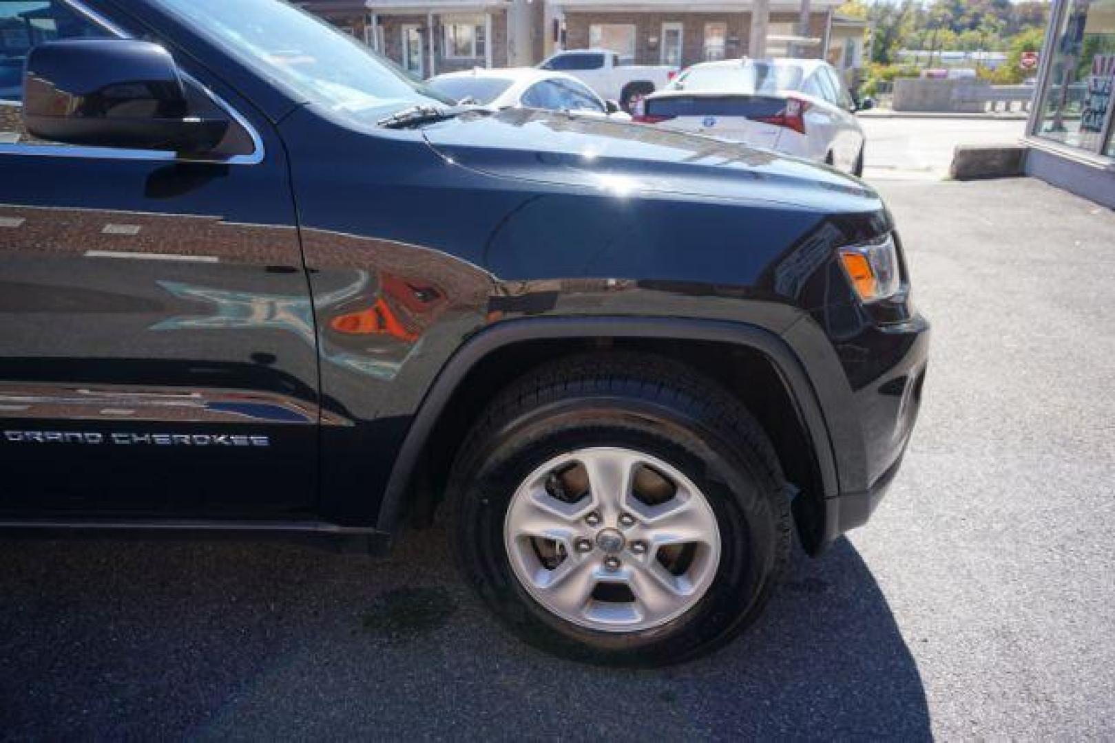 2014 Jeep Grand Cherokee Laredo 4WD (1C4RJFAG5EC) with an 3.6L V6 DOHC 24V engine, 5-Speed Automatic transmission, located at 312 Centre Ave, Schuylkill Haven, PA, 17972, (570) 593-5278, 40.638130, -76.177383 - Photo#16