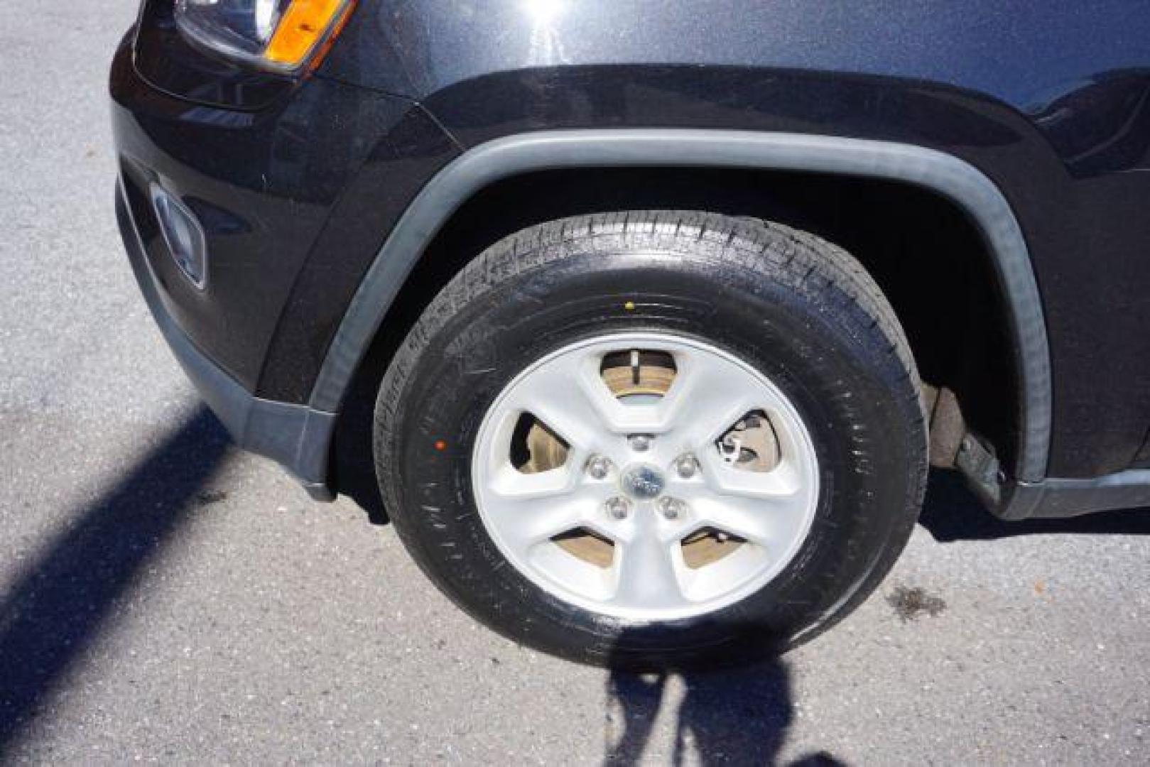 2014 Jeep Grand Cherokee Laredo 4WD (1C4RJFAG5EC) with an 3.6L V6 DOHC 24V engine, 5-Speed Automatic transmission, located at 312 Centre Ave, Schuylkill Haven, PA, 17972, (570) 593-5278, 40.638130, -76.177383 - Photo#38