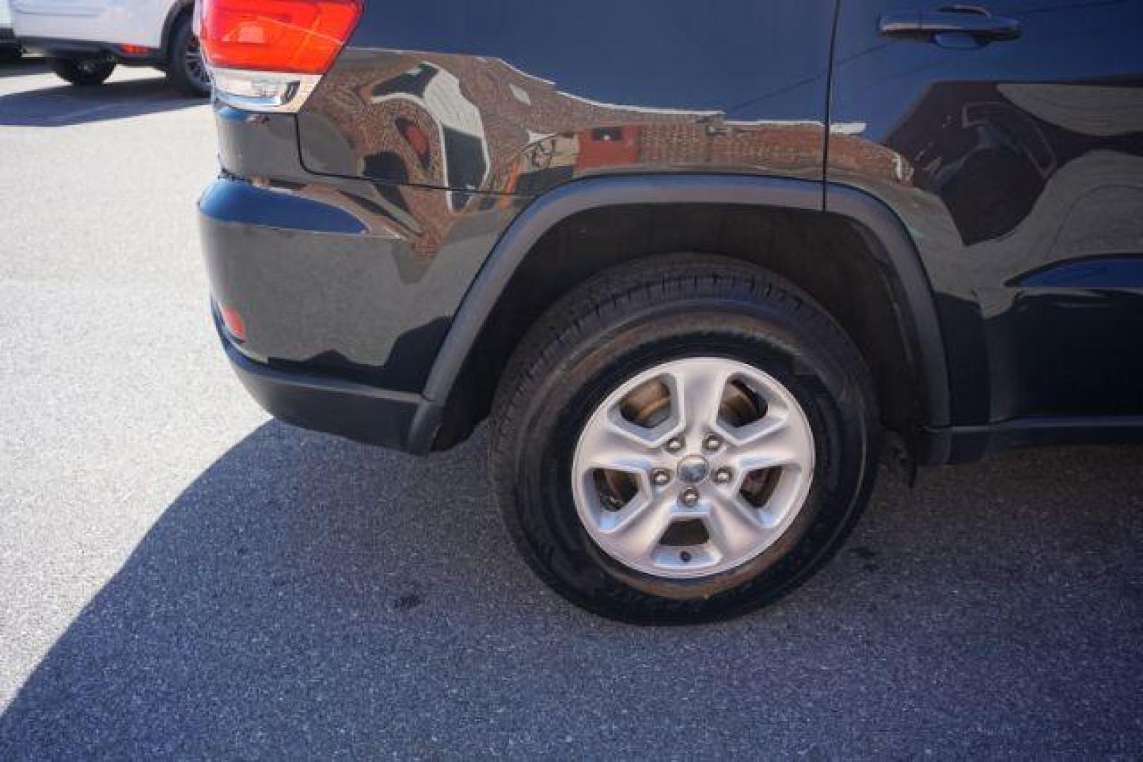 2014 Jeep Grand Cherokee Laredo 4WD (1C4RJFAG5EC) with an 3.6L V6 DOHC 24V engine, 5-Speed Automatic transmission, located at 312 Centre Ave, Schuylkill Haven, PA, 17972, (570) 593-5278, 40.638130, -76.177383 - Photo#47