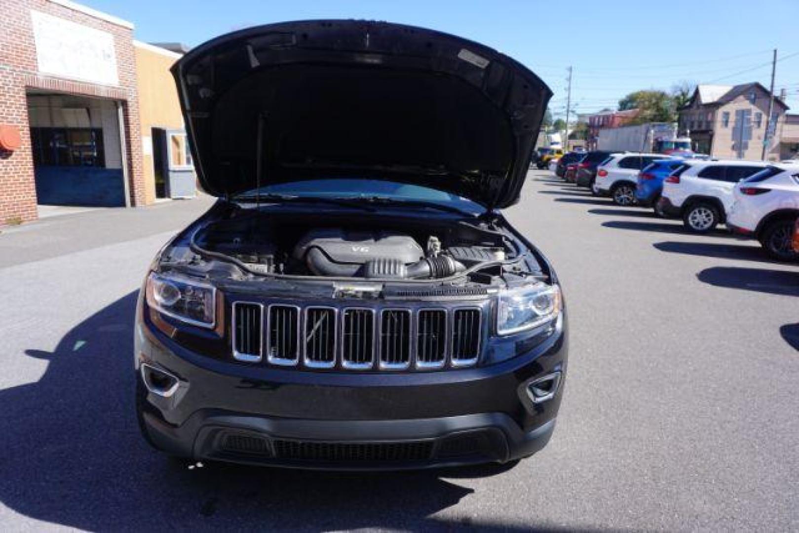 2014 Jeep Grand Cherokee Laredo 4WD (1C4RJFAG5EC) with an 3.6L V6 DOHC 24V engine, 5-Speed Automatic transmission, located at 312 Centre Ave, Schuylkill Haven, PA, 17972, (570) 593-5278, 40.638130, -76.177383 - Photo#52