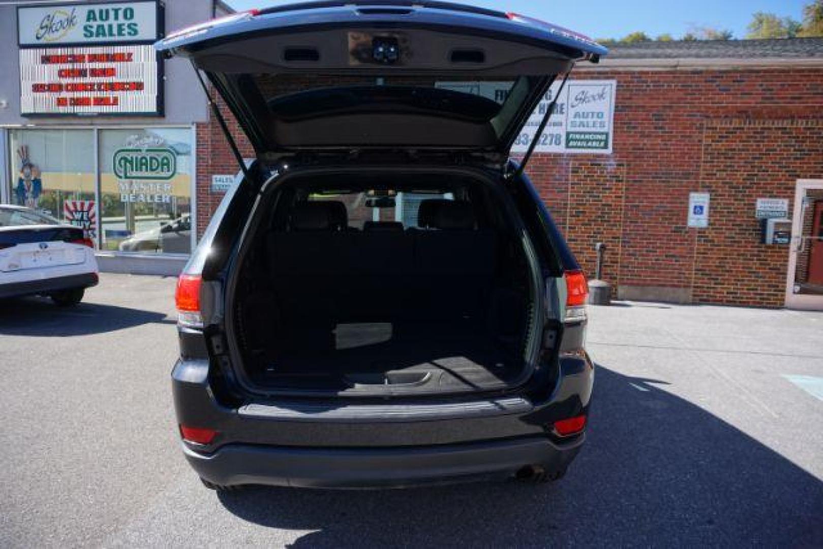 2014 Jeep Grand Cherokee Laredo 4WD (1C4RJFAG5EC) with an 3.6L V6 DOHC 24V engine, 5-Speed Automatic transmission, located at 312 Centre Ave, Schuylkill Haven, PA, 17972, (570) 593-5278, 40.638130, -76.177383 - Photo#68