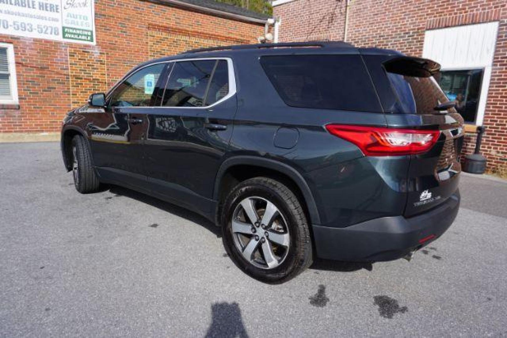 2019 Graphite Metallic /Dark Atmosphere/Medium Ash Gray Chevrolet Traverse 3LT (1GNEVHKW7KJ) with an 3.6L V-6 gasoline direct injection engine, located at 312 Centre Ave, Schuylkill Haven, PA, 17972, (570) 593-5278, 40.638130, -76.177383 - Photo#7