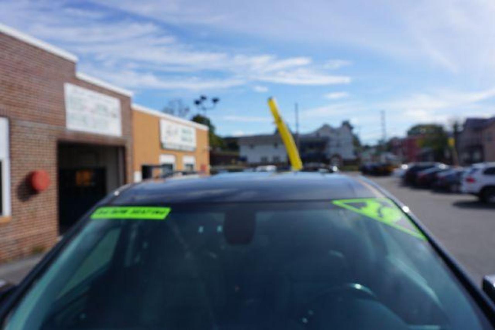 2019 Graphite Metallic /Dark Atmosphere/Medium Ash Gray Chevrolet Traverse 3LT (1GNEVHKW7KJ) with an 3.6L V-6 gasoline direct injection engine, located at 312 Centre Ave, Schuylkill Haven, PA, 17972, (570) 593-5278, 40.638130, -76.177383 - Photo#8