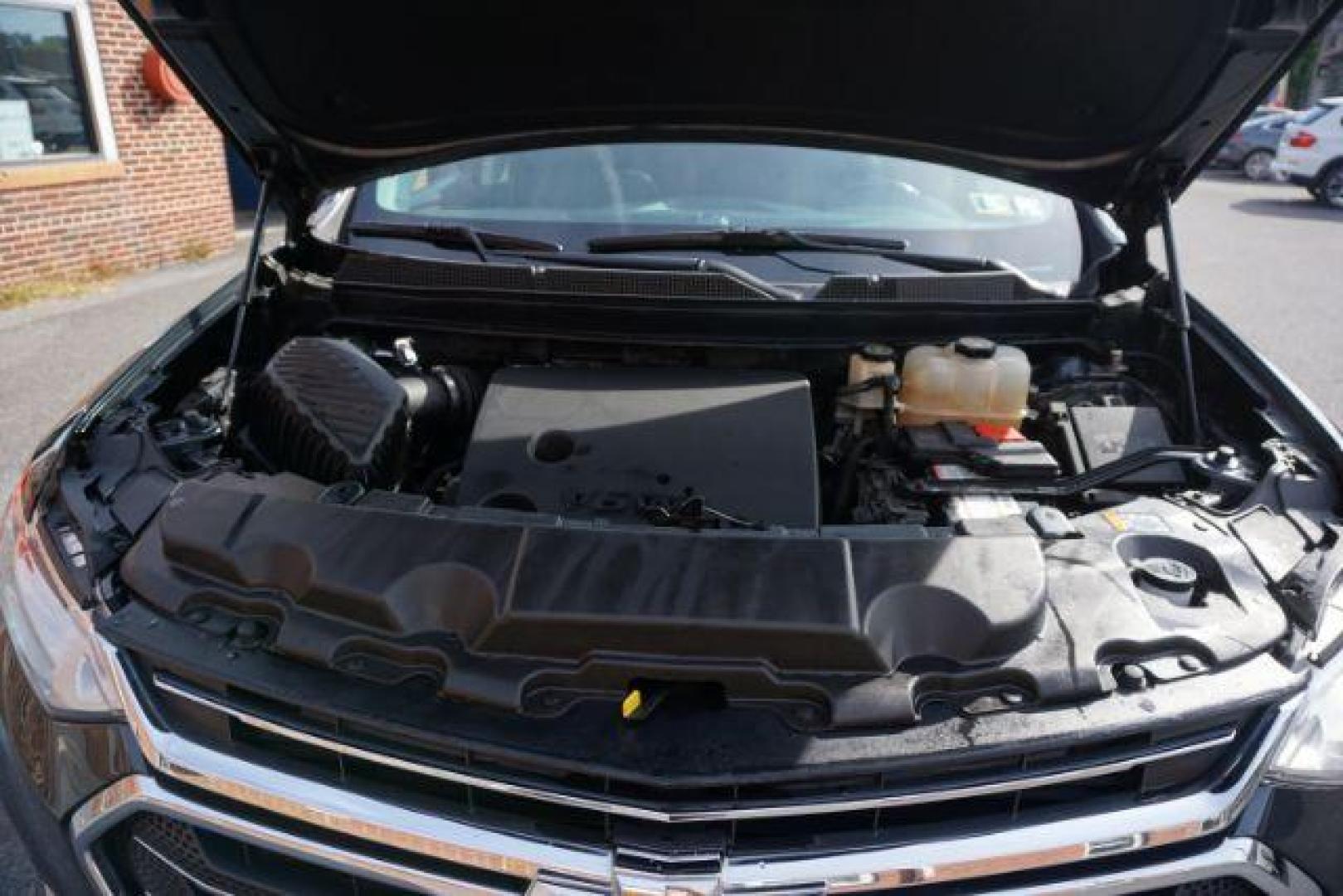 2019 Graphite Metallic /Dark Atmosphere/Medium Ash Gray Chevrolet Traverse 3LT (1GNEVHKW7KJ) with an 3.6L V-6 gasoline direct injection engine, located at 312 Centre Ave, Schuylkill Haven, PA, 17972, (570) 593-5278, 40.638130, -76.177383 - Photo#19