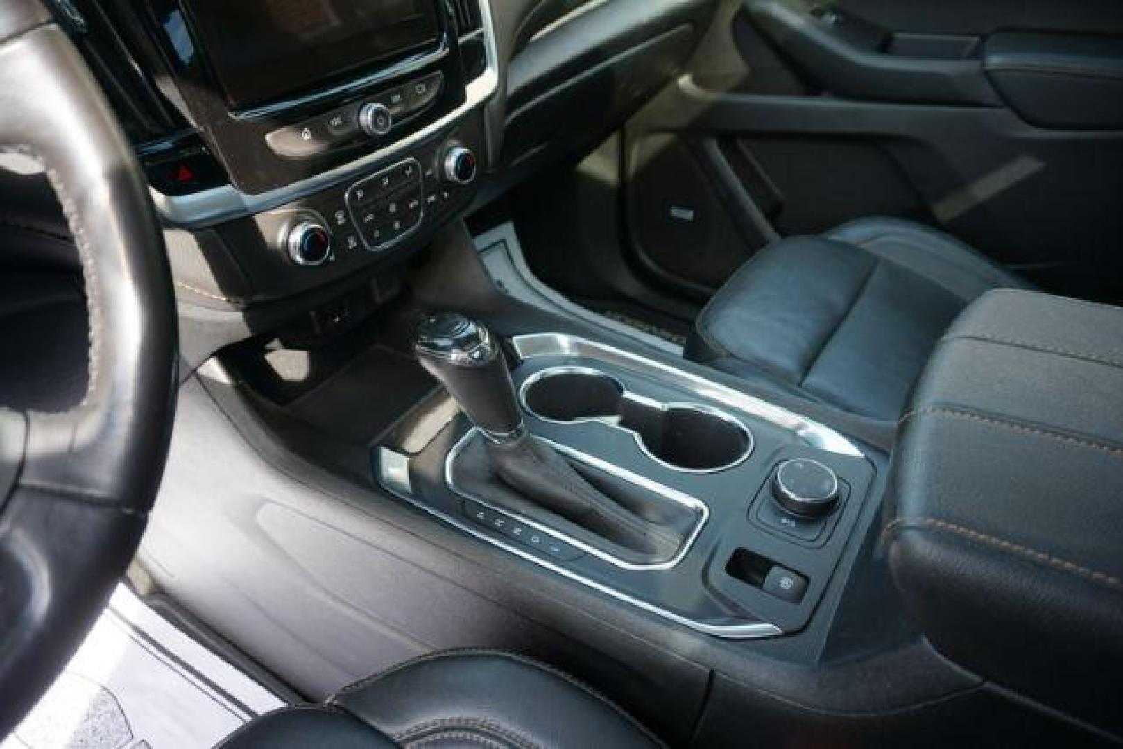 2019 Graphite Metallic /Dark Atmosphere/Medium Ash Gray Chevrolet Traverse 3LT (1GNEVHKW7KJ) with an 3.6L V-6 gasoline direct injection engine, located at 312 Centre Ave, Schuylkill Haven, PA, 17972, (570) 593-5278, 40.638130, -76.177383 - Photo#23