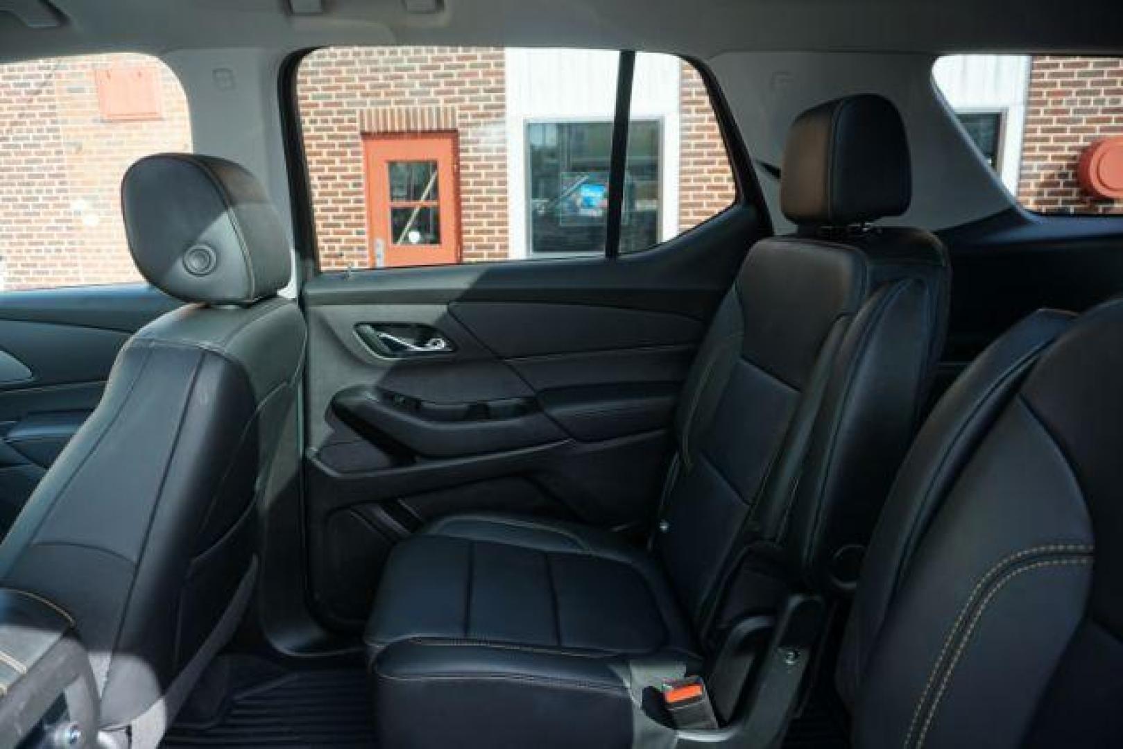 2019 Graphite Metallic /Dark Atmosphere/Medium Ash Gray Chevrolet Traverse 3LT (1GNEVHKW7KJ) with an 3.6L V-6 gasoline direct injection engine, located at 312 Centre Ave, Schuylkill Haven, PA, 17972, (570) 593-5278, 40.638130, -76.177383 - Photo#30