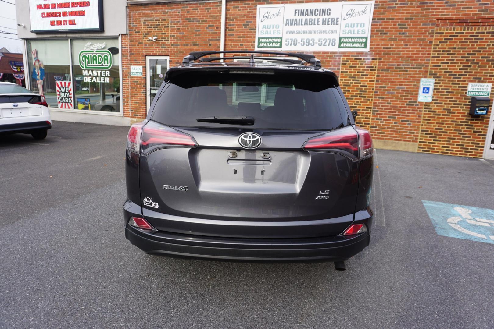 2017 MAGNETIC GRAY METALL TOYOTA RAV4 LE (JTMBFREV2HD) with an 2.5L I4 F DOHC 16V engine, AUTOMATIC transmission, located at 312 Centre Ave, Schuylkill Haven, PA, 17972, (570) 593-5278, 40.638130, -76.177383- Photo#7