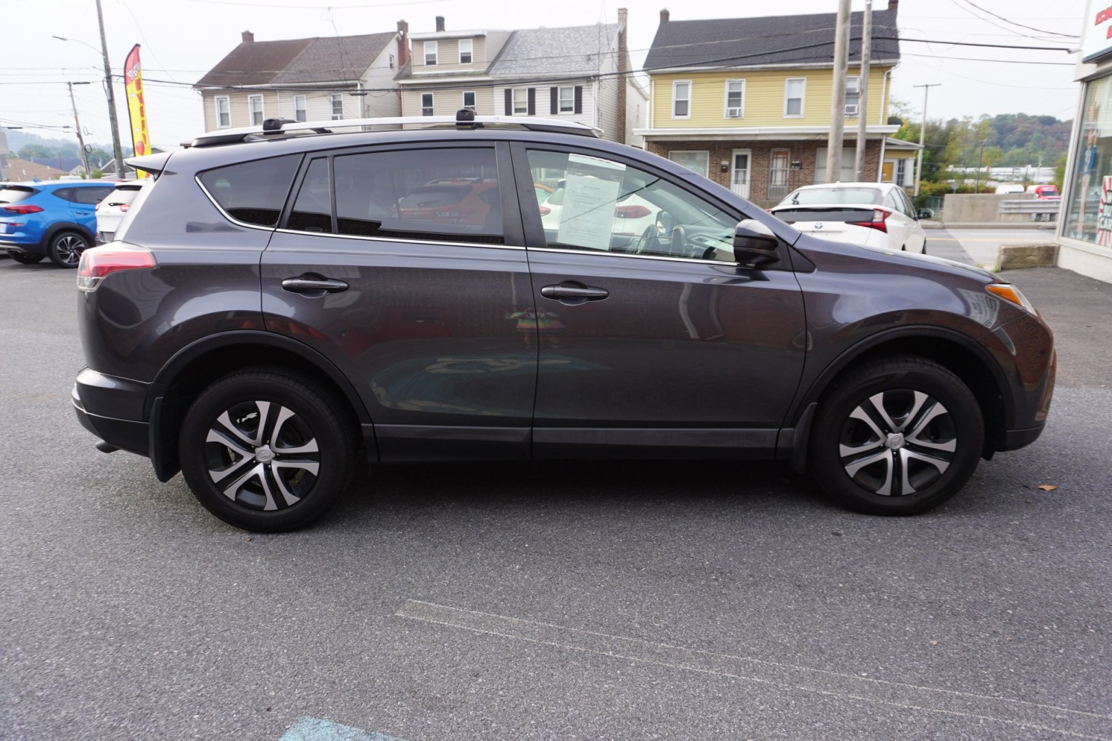 2017 Magnetic Gray Metallic /Black TOYOTA RAV4 LE (JTMBFREV2HD) with an 2.5L I-4 DOHC engine, located at 312 Centre Ave, Schuylkill Haven, PA, 17972, (570) 593-5278, 40.638130, -76.177383 - Photo#9