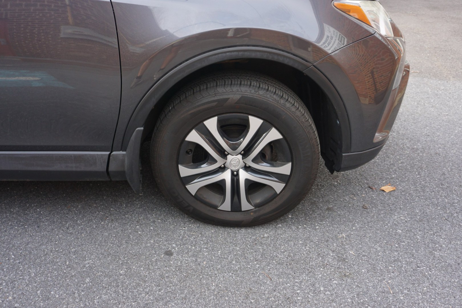 2017 Magnetic Gray Metallic /Black TOYOTA RAV4 LE (JTMBFREV2HD) with an 2.5L I-4 DOHC engine, located at 312 Centre Ave, Schuylkill Haven, PA, 17972, (570) 593-5278, 40.638130, -76.177383 - Photo#13