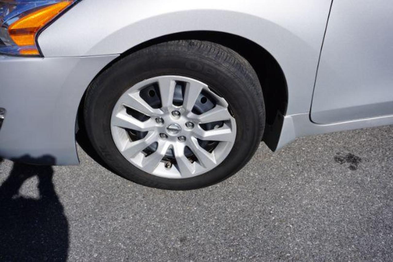 2015 Brilliant Silver /Charcoal Nissan Altima 2.5 S (1N4AL3AP6FN) with an 2.5L I-4 DOHC engine, located at 312 Centre Ave, Schuylkill Haven, PA, 17972, (570) 593-5278, 40.638130, -76.177383 - Photo#5