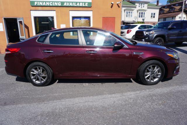 2019 Kia Optima LX's photo