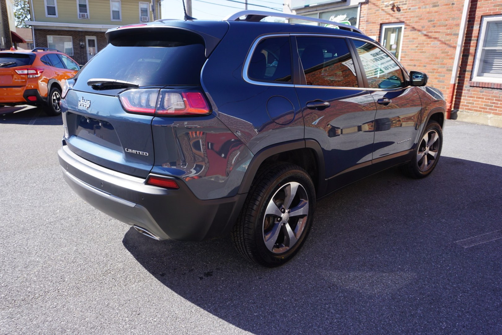 2020 BLUE SHADE PEARL JEEP CHEROKEE LIMITED (1C4PJMDX9LD) with an 3.2L V6 engine, AUTOMATIC transmission, located at 312 Centre Ave, Schuylkill Haven, PA, 17972, (570) 593-5278, 40.638130, -76.177383- Photo#12