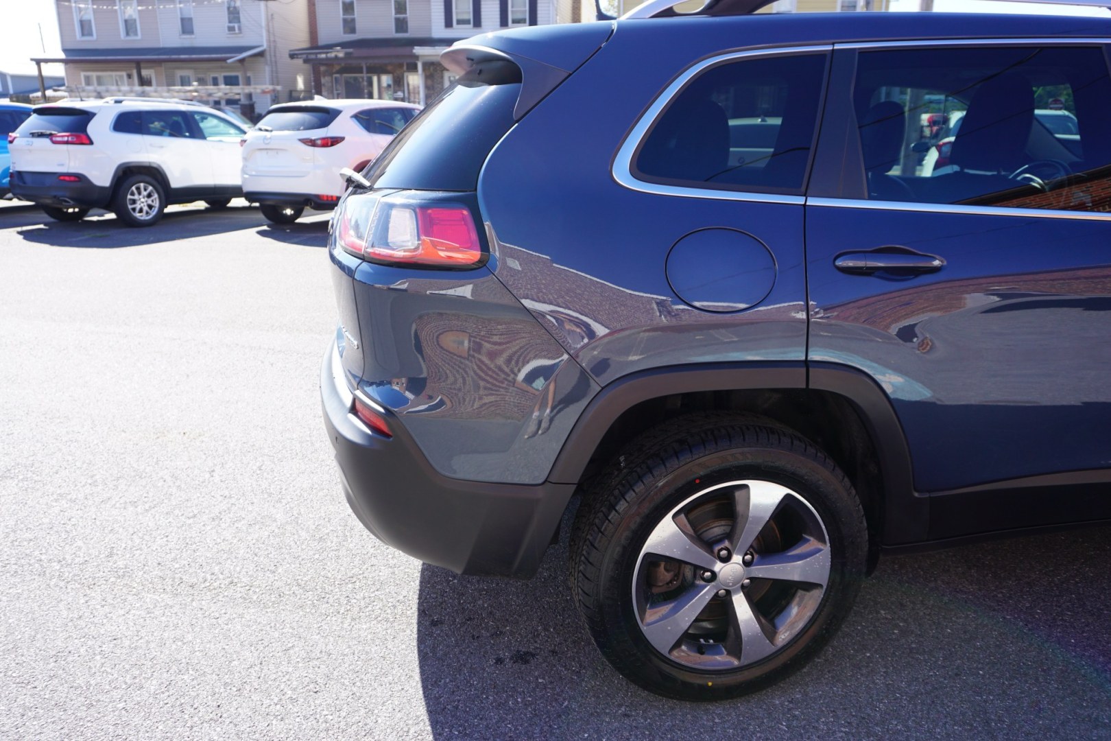 2020 BLUE SHADE PEARL JEEP CHEROKEE LIMITED (1C4PJMDX9LD) with an 3.2L V6 engine, AUTOMATIC transmission, located at 312 Centre Ave, Schuylkill Haven, PA, 17972, (570) 593-5278, 40.638130, -76.177383- Photo#13