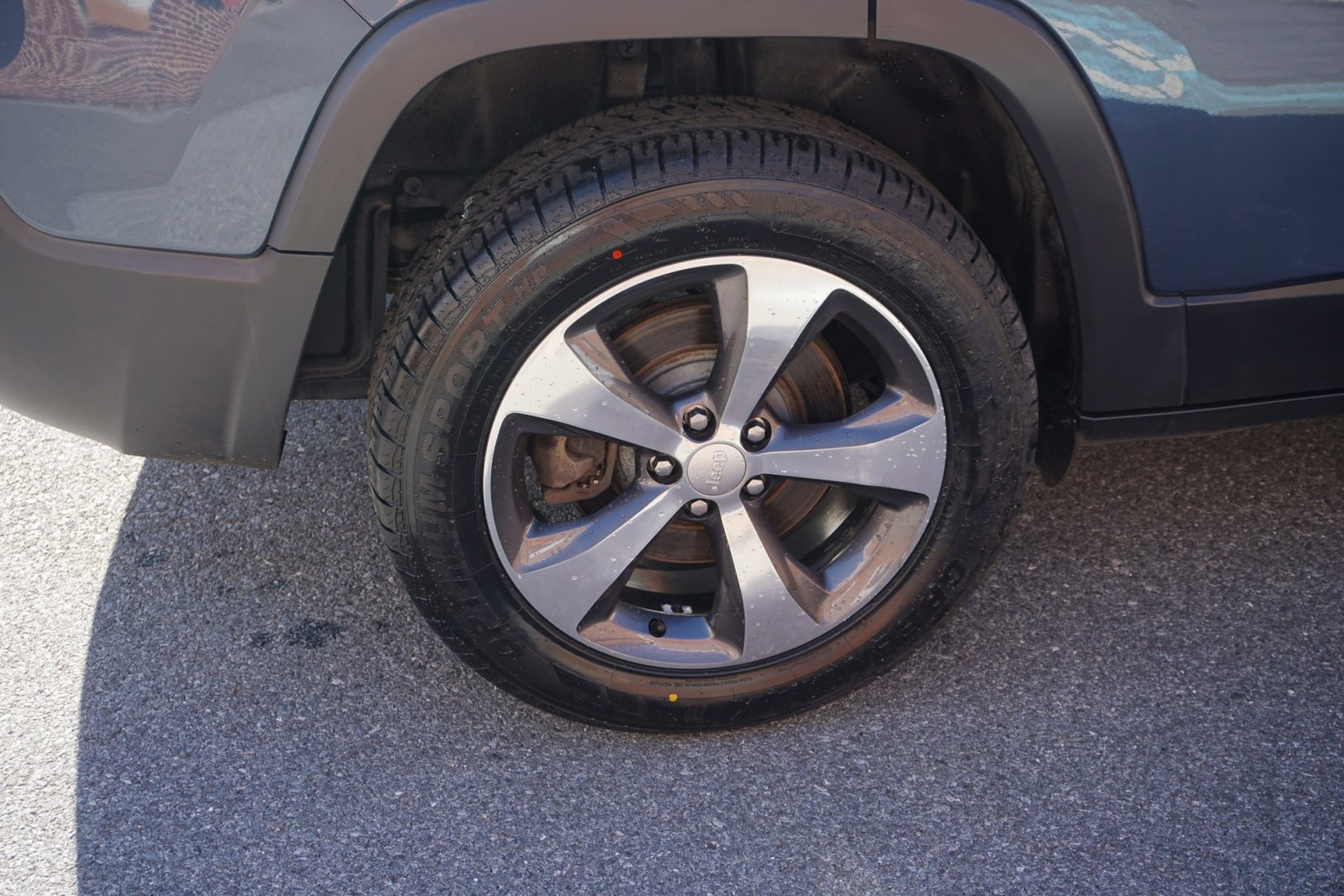 2020 BLUE SHADE PEARL JEEP CHEROKEE LIMITED (1C4PJMDX9LD) with an 3.2L V6 engine, AUTOMATIC transmission, located at 312 Centre Ave, Schuylkill Haven, PA, 17972, (570) 593-5278, 40.638130, -76.177383- Photo#14