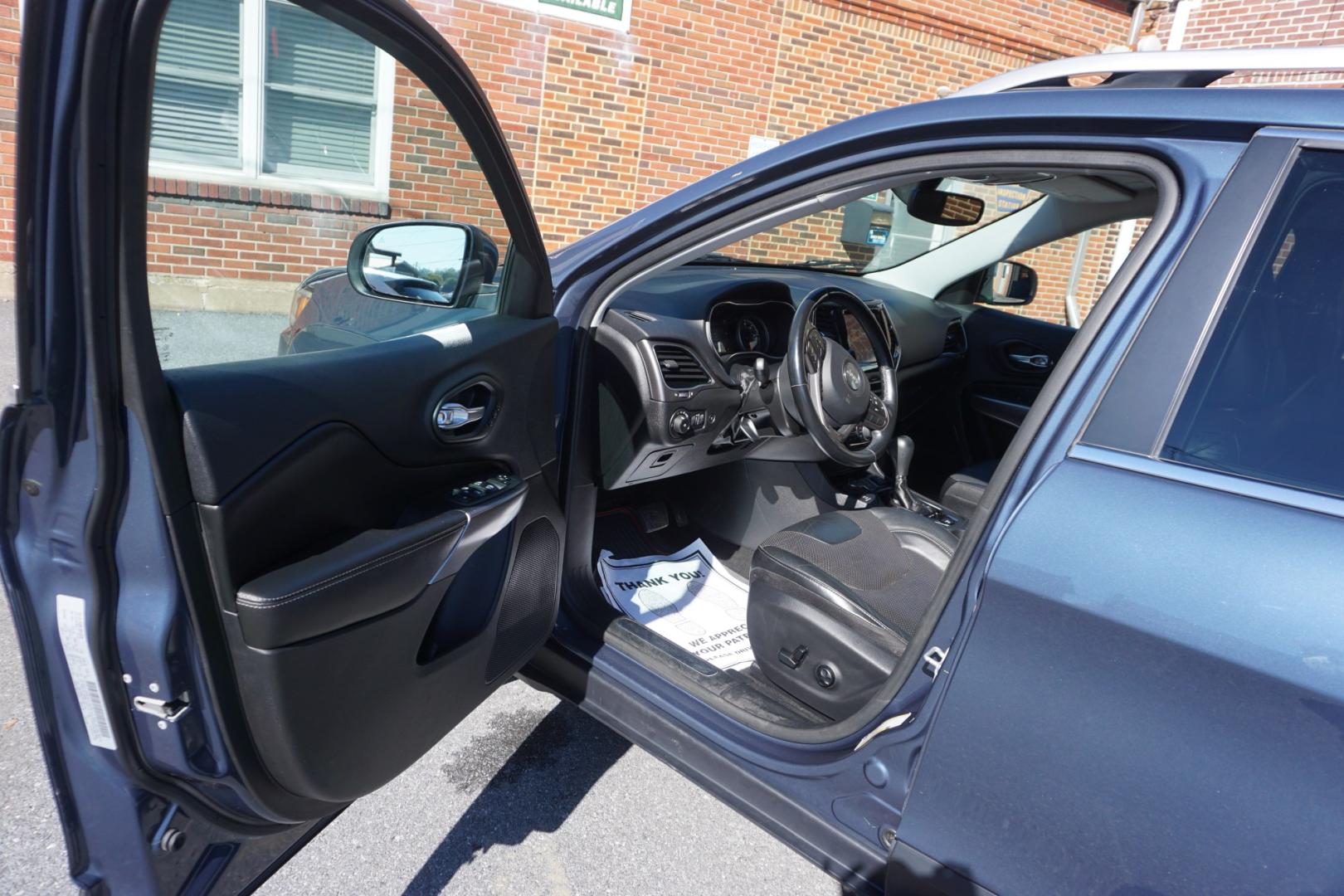 2020 BLUE SHADE PEARL JEEP CHEROKEE LIMITED (1C4PJMDX9LD) with an 3.2L V6 engine, AUTOMATIC transmission, located at 312 Centre Ave, Schuylkill Haven, PA, 17972, (570) 593-5278, 40.638130, -76.177383- Photo#26
