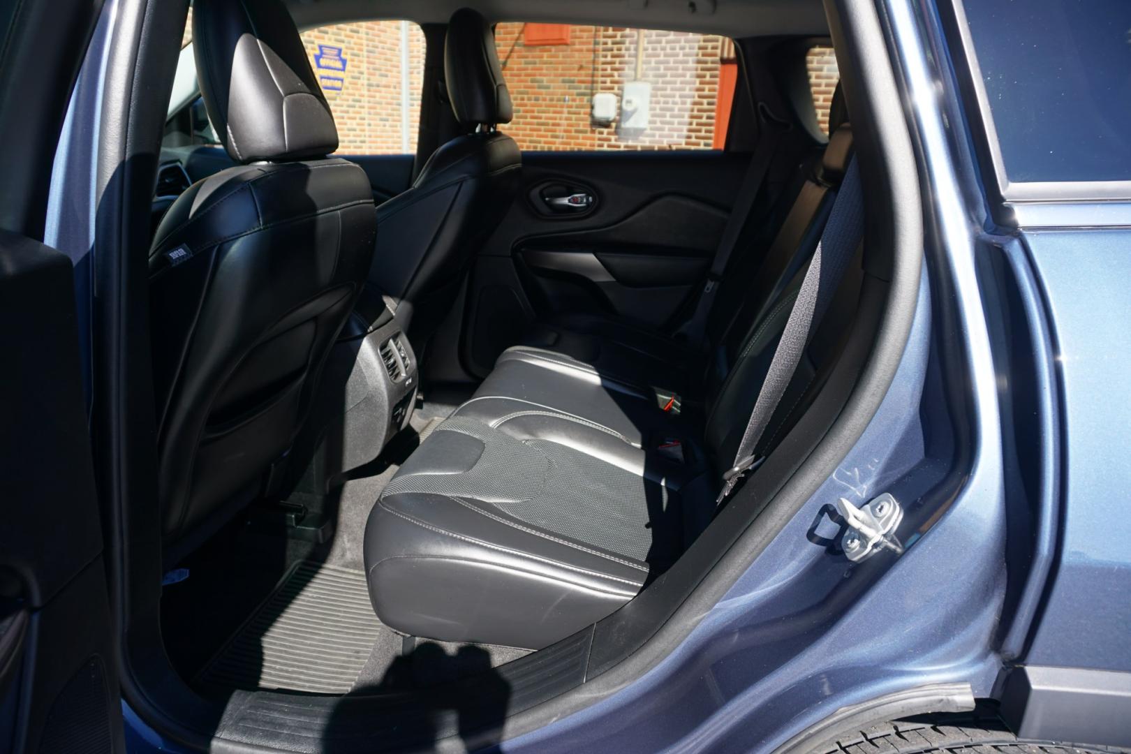 2020 BLUE SHADE PEARL JEEP CHEROKEE LIMITED (1C4PJMDX9LD) with an 3.2L V6 engine, AUTOMATIC transmission, located at 312 Centre Ave, Schuylkill Haven, PA, 17972, (570) 593-5278, 40.638130, -76.177383- Photo#32