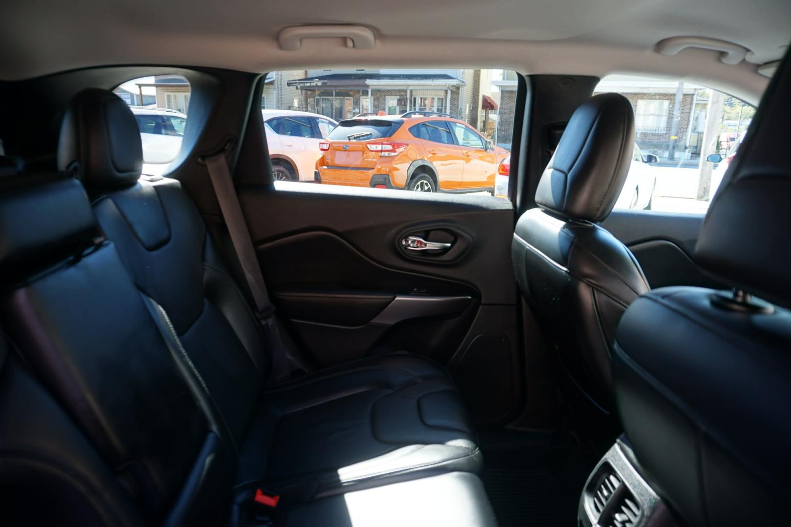 2020 BLUE SHADE PEARL JEEP CHEROKEE LIMITED (1C4PJMDX9LD) with an 3.2L V6 engine, AUTOMATIC transmission, located at 312 Centre Ave, Schuylkill Haven, PA, 17972, (570) 593-5278, 40.638130, -76.177383- Photo#37