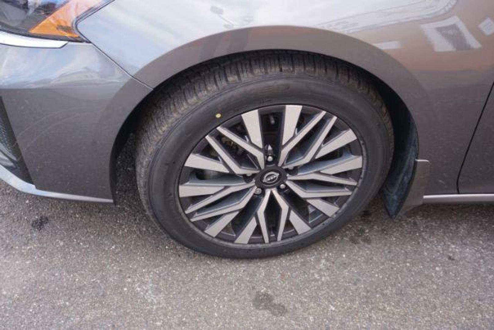 2024 Gun Metallic /Hai Gray Nissan Altima SV FWD (1N4BL4DV9RN) with an 2.5L I-4 gasoline direct injection engine, located at 312 Centre Ave, Schuylkill Haven, PA, 17972, (570) 593-5278, 40.638130, -76.177383 - Photo#4