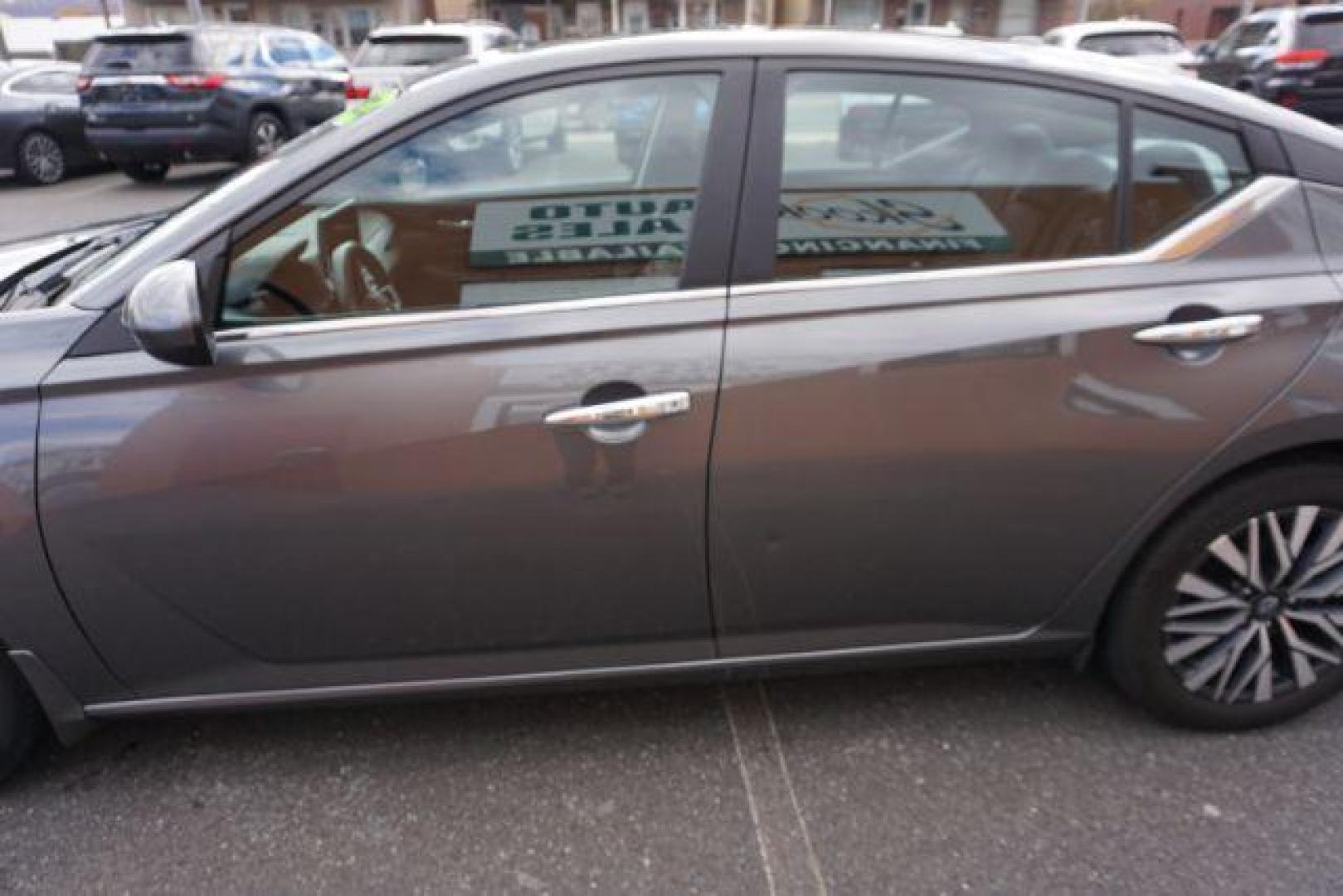 2024 Gun Metallic /Hai Gray Nissan Altima SV FWD (1N4BL4DV9RN) with an 2.5L I-4 gasoline direct injection engine, located at 312 Centre Ave, Schuylkill Haven, PA, 17972, (570) 593-5278, 40.638130, -76.177383 - Photo#5
