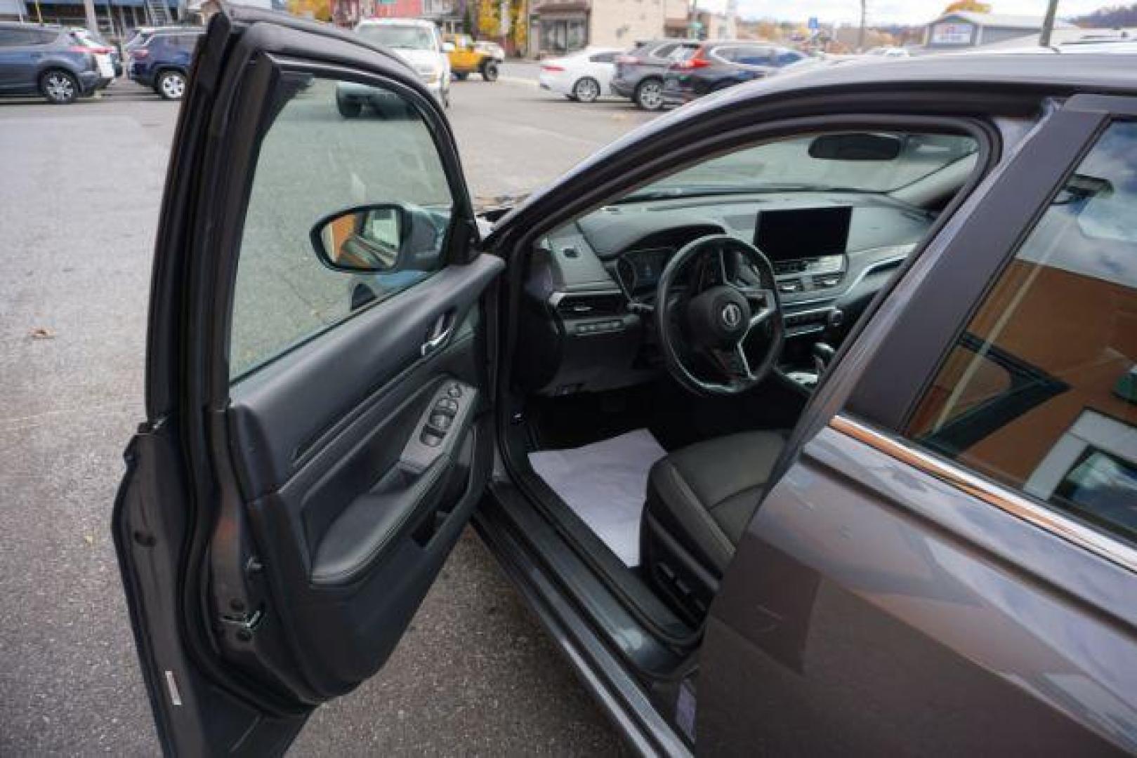 2024 Gun Metallic /Hai Gray Nissan Altima SV FWD (1N4BL4DV9RN) with an 2.5L I-4 gasoline direct injection engine, located at 312 Centre Ave, Schuylkill Haven, PA, 17972, (570) 593-5278, 40.638130, -76.177383 - Photo#27