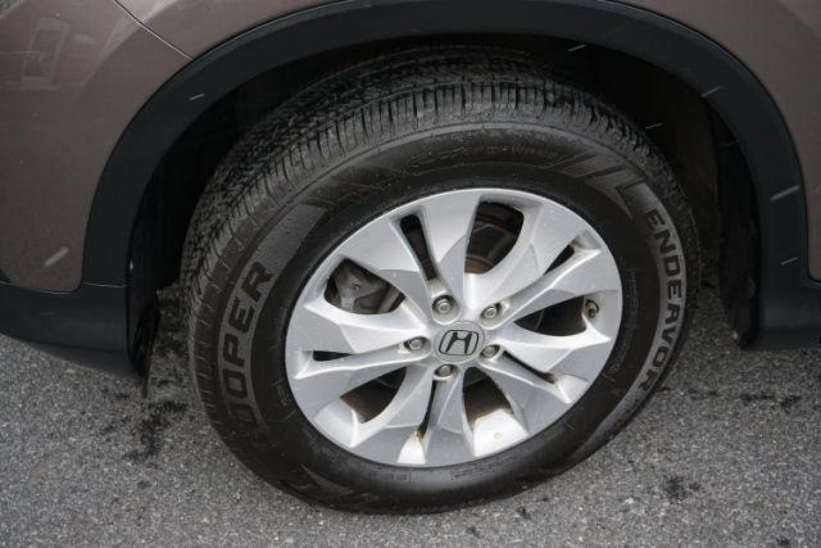 2012 Urban Titanium Metallic /Gray Honda CR-V EX-L (5J6RM4H76CL) with an 2.4L I-4 DOHC engine, located at 312 Centre Ave, Schuylkill Haven, PA, 17972, (570) 593-5278, 40.638130, -76.177383 - Photo#5