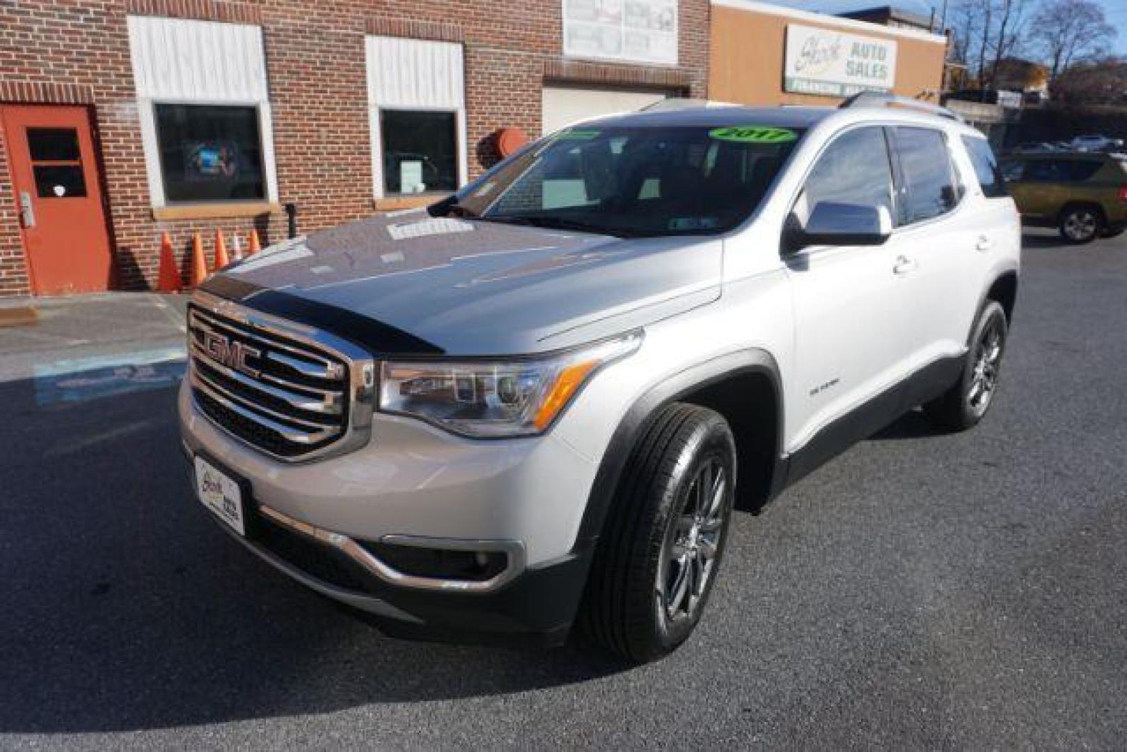 2017 Sparkling Silver Metallic /Cocoa/Light Ash Gray GMC Acadia SLT-1 (1GKKNMLS2HZ) , located at 312 Centre Ave, Schuylkill Haven, PA, 17972, (570) 593-5278, 40.638130, -76.177383 - Photo#3
