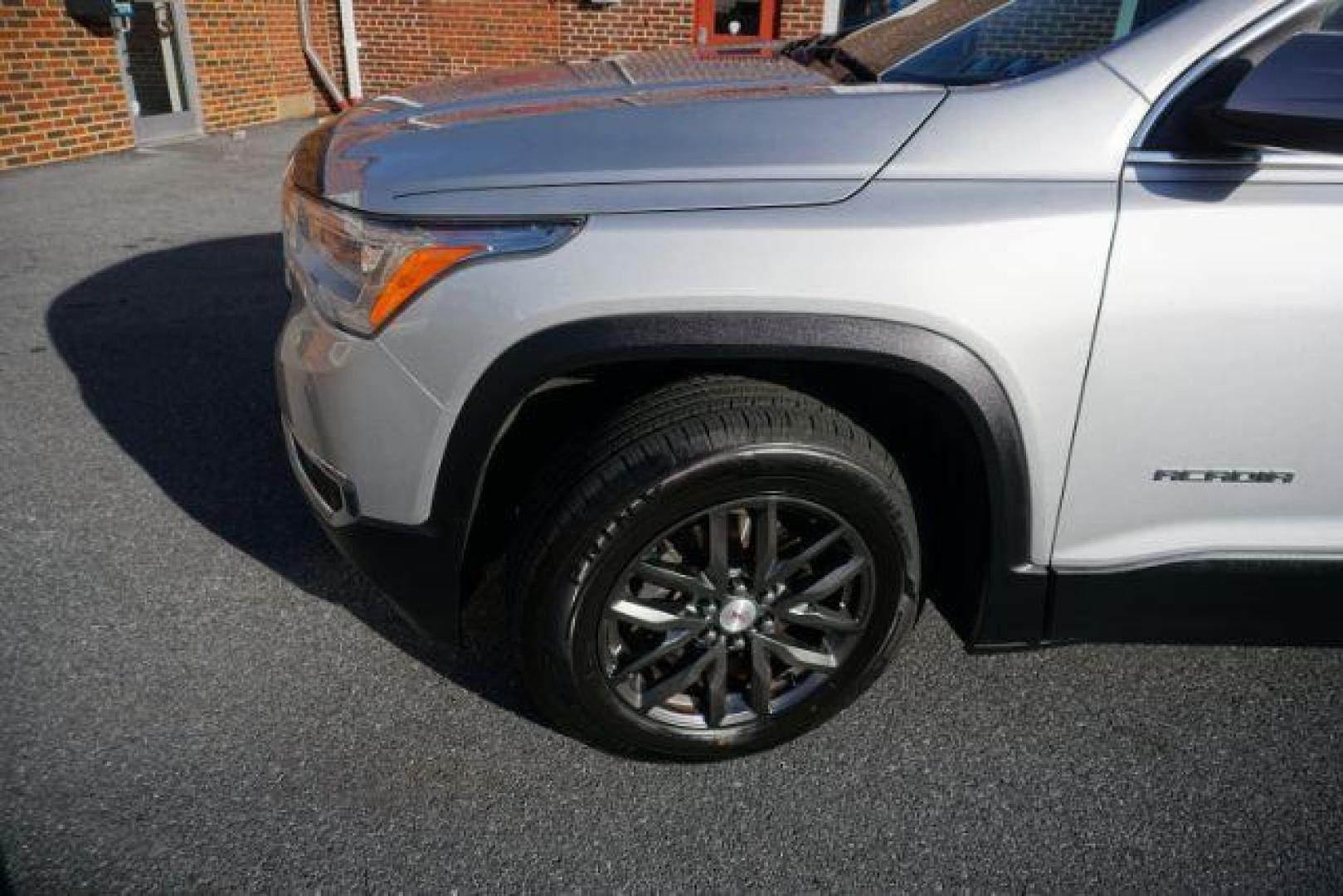2017 Sparkling Silver Metallic /Cocoa/Light Ash Gray GMC Acadia SLT-1 (1GKKNMLS2HZ) , located at 312 Centre Ave, Schuylkill Haven, PA, 17972, (570) 593-5278, 40.638130, -76.177383 - Photo#4