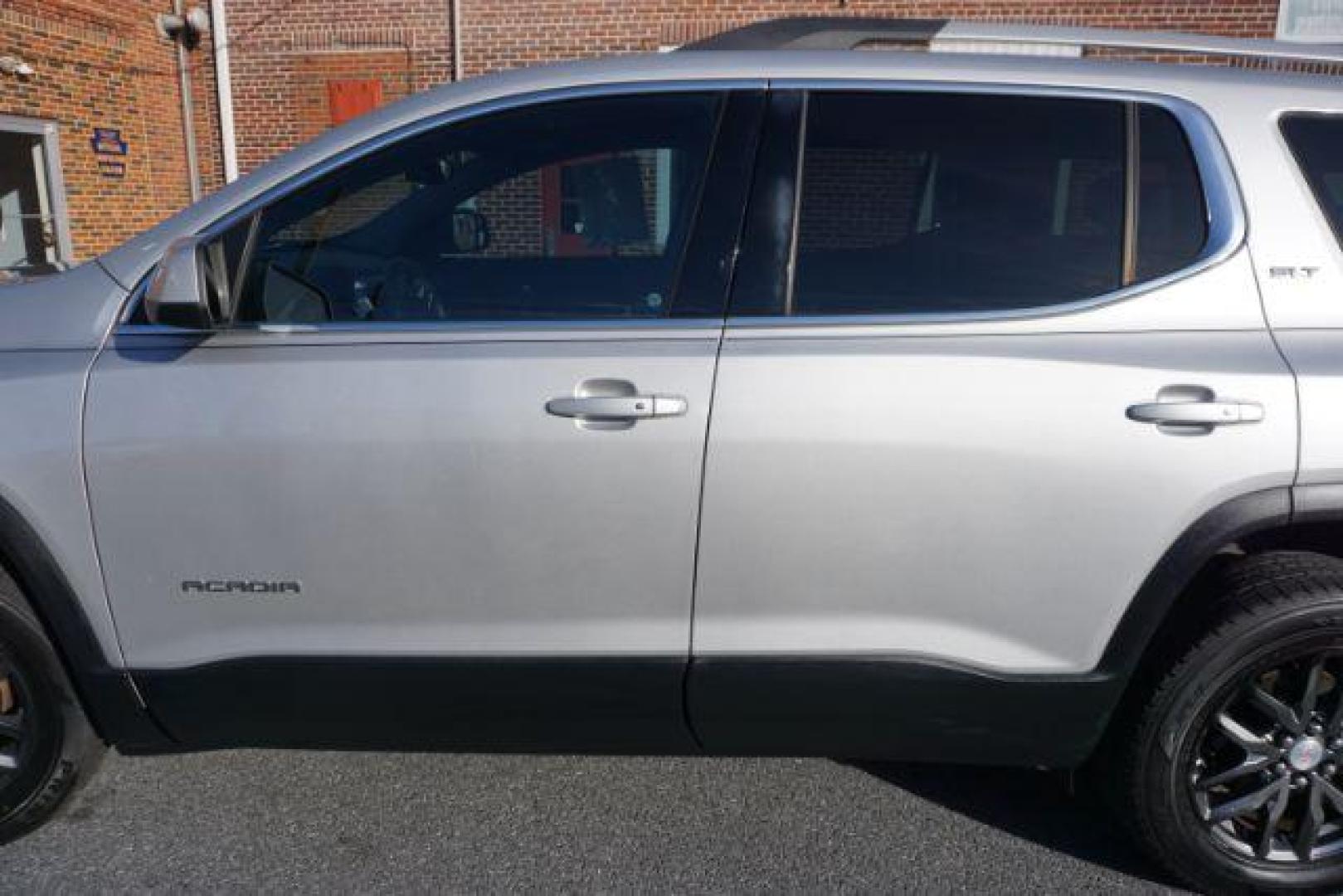 2017 Sparkling Silver Metallic /Cocoa/Light Ash Gray GMC Acadia SLT-1 (1GKKNMLS2HZ) , located at 312 Centre Ave, Schuylkill Haven, PA, 17972, (570) 593-5278, 40.638130, -76.177383 - Photo#6