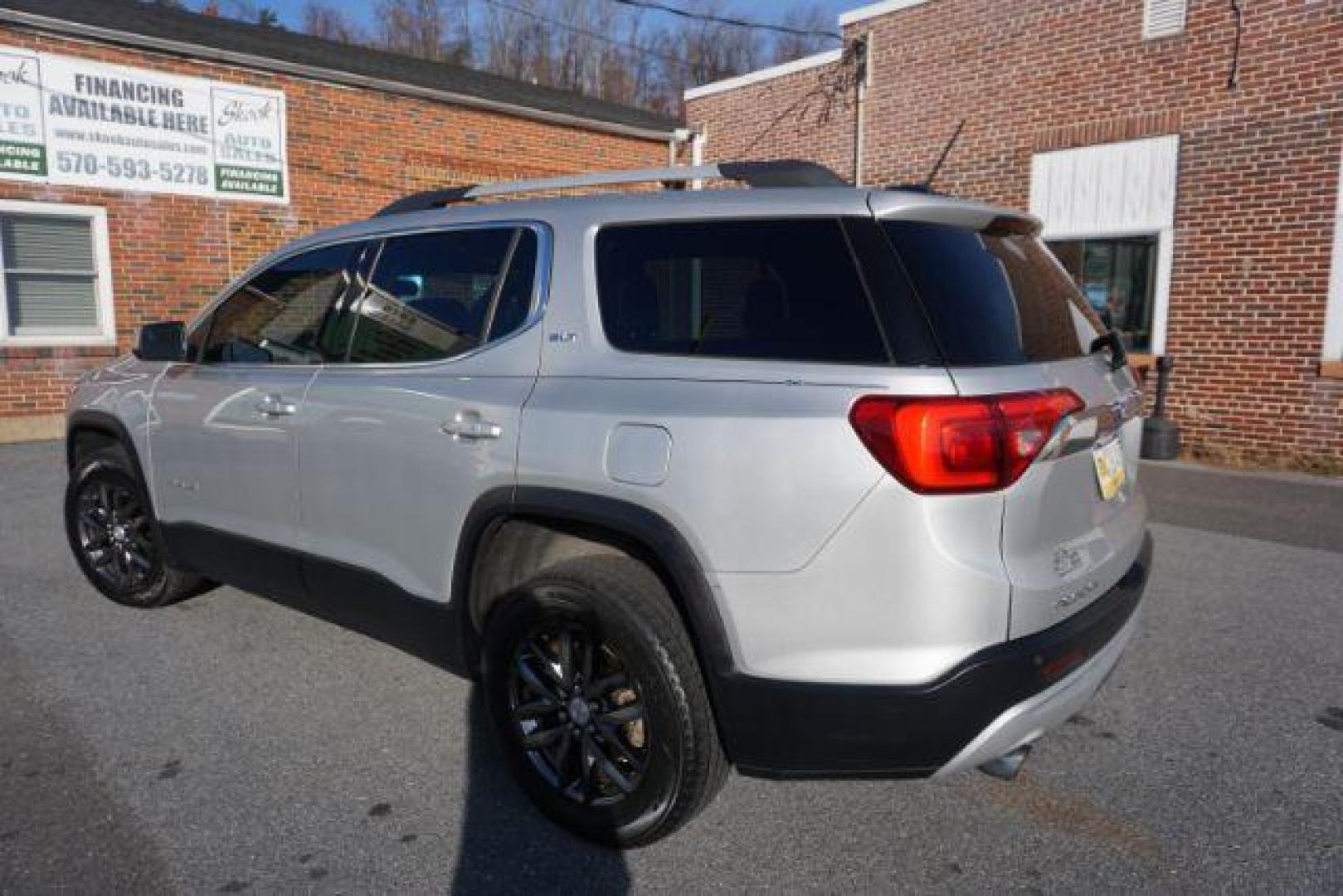 2017 Sparkling Silver Metallic /Cocoa/Light Ash Gray GMC Acadia SLT-1 (1GKKNMLS2HZ) , located at 312 Centre Ave, Schuylkill Haven, PA, 17972, (570) 593-5278, 40.638130, -76.177383 - Photo#9