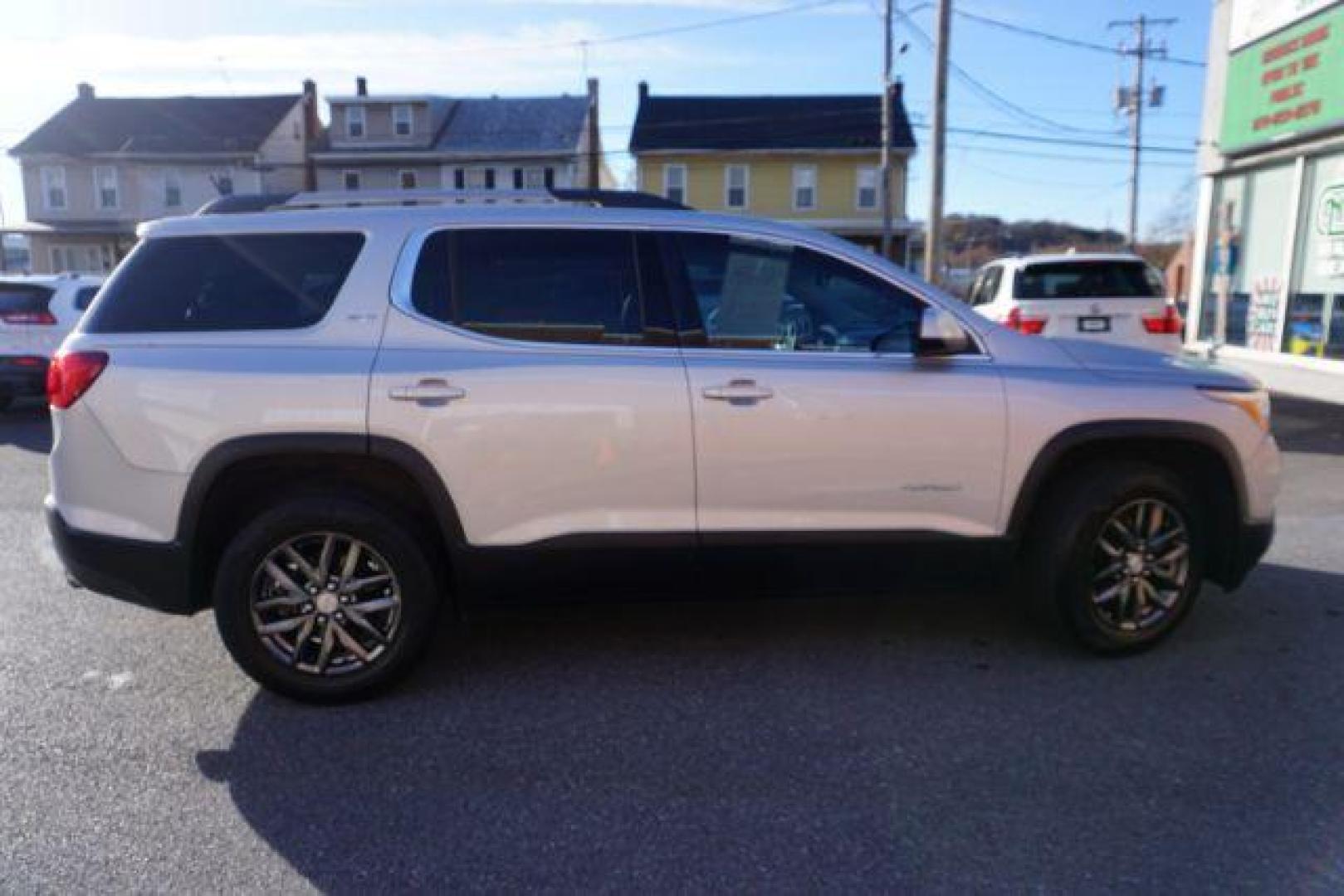 2017 Sparkling Silver Metallic /Cocoa/Light Ash Gray GMC Acadia SLT-1 (1GKKNMLS2HZ) , located at 312 Centre Ave, Schuylkill Haven, PA, 17972, (570) 593-5278, 40.638130, -76.177383 - Photo#12