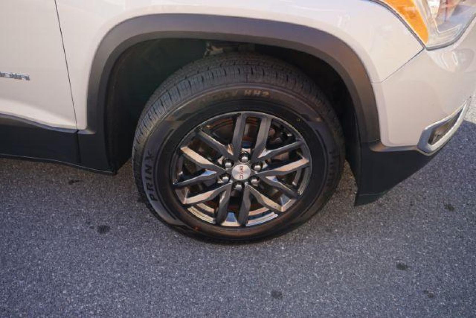 2017 Sparkling Silver Metallic /Cocoa/Light Ash Gray GMC Acadia SLT-1 (1GKKNMLS2HZ) , located at 312 Centre Ave, Schuylkill Haven, PA, 17972, (570) 593-5278, 40.638130, -76.177383 - Photo#18