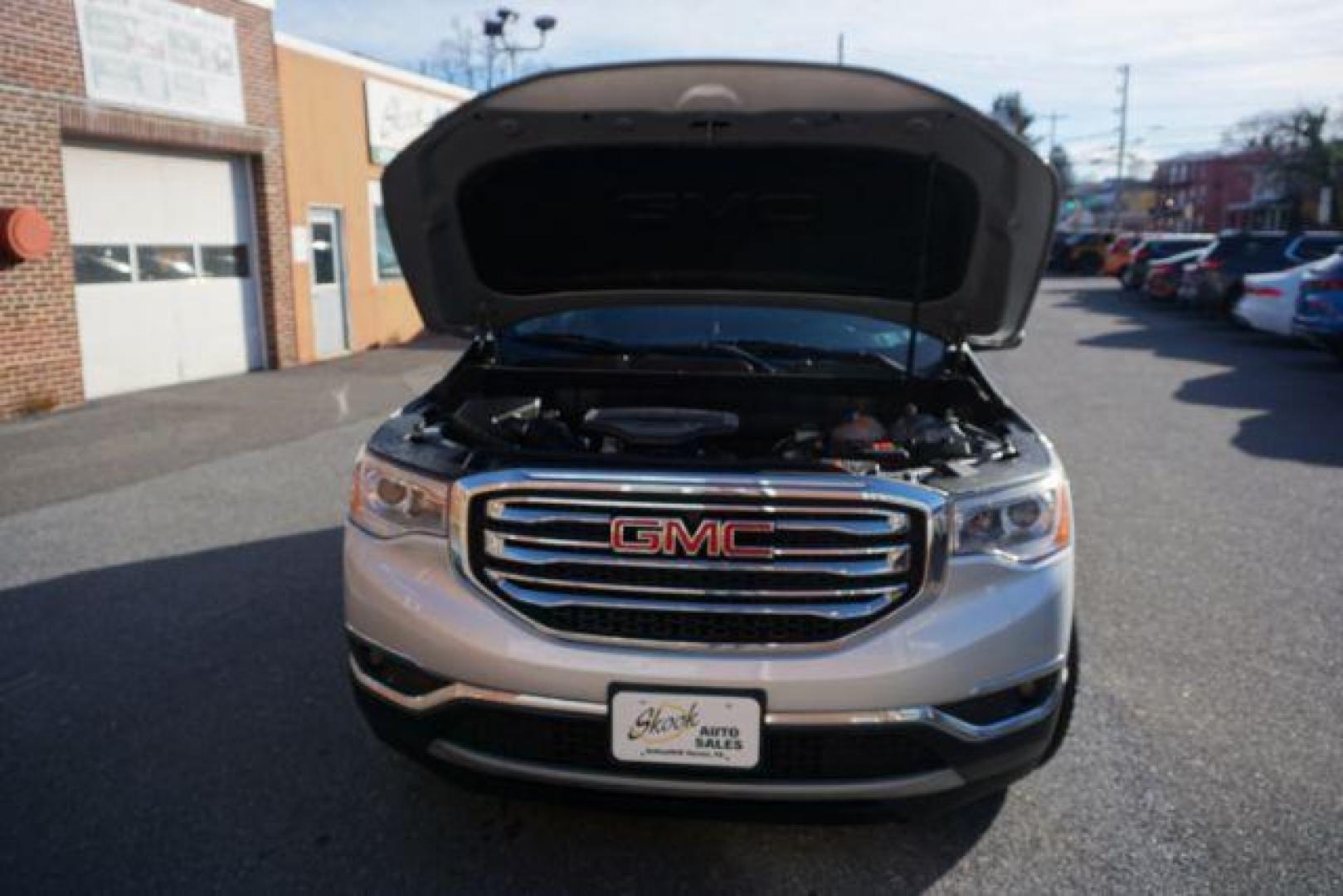 2017 Sparkling Silver Metallic /Cocoa/Light Ash Gray GMC Acadia SLT-1 (1GKKNMLS2HZ) , located at 312 Centre Ave, Schuylkill Haven, PA, 17972, (570) 593-5278, 40.638130, -76.177383 - Photo#19