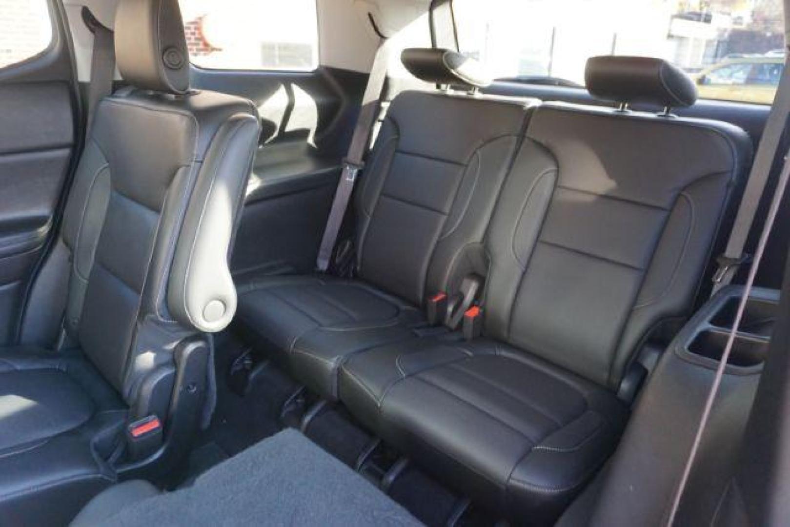 2017 Sparkling Silver Metallic /Cocoa/Light Ash Gray GMC Acadia SLT-1 (1GKKNMLS2HZ) , located at 312 Centre Ave, Schuylkill Haven, PA, 17972, (570) 593-5278, 40.638130, -76.177383 - Photo#32