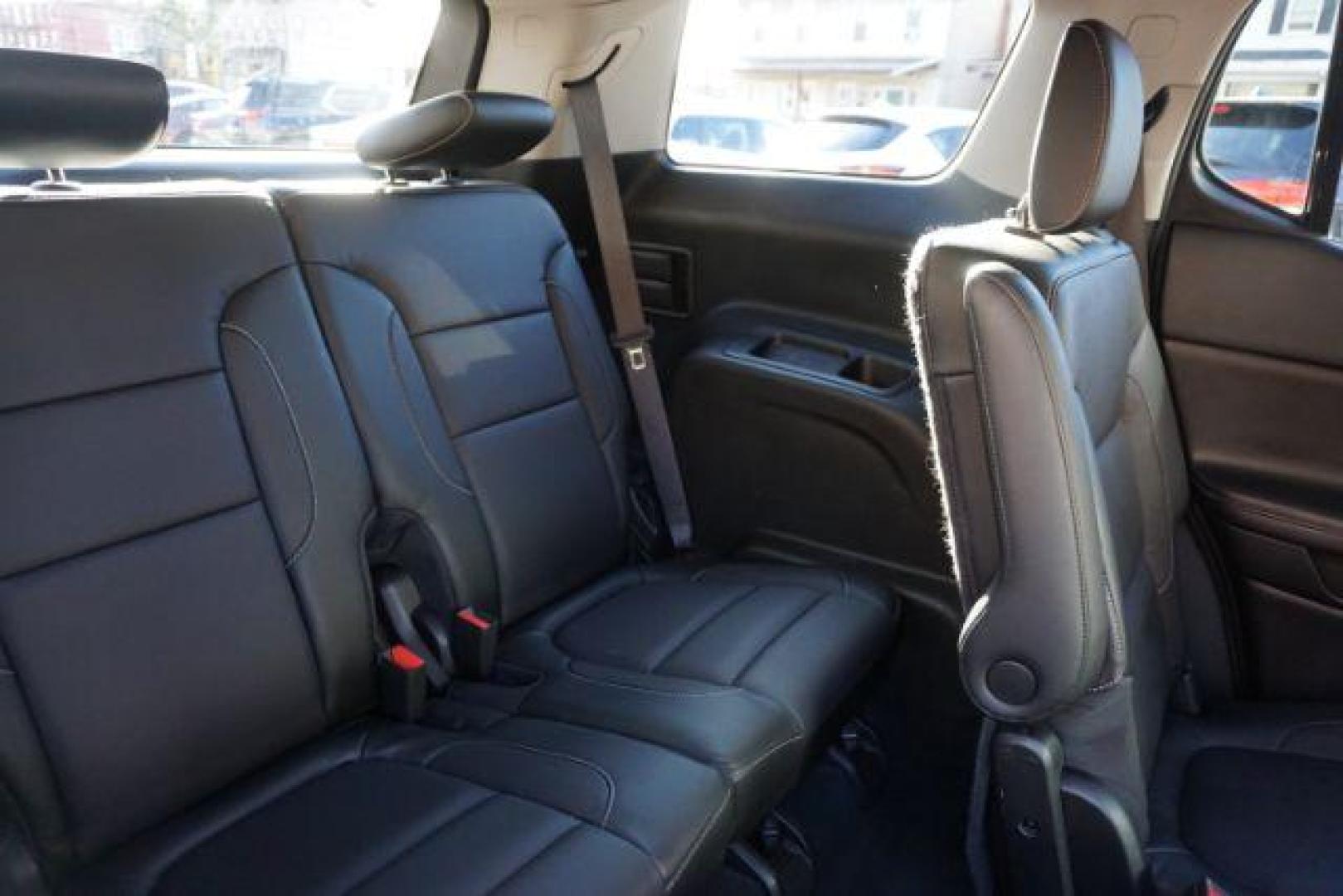 2017 Sparkling Silver Metallic /Cocoa/Light Ash Gray GMC Acadia SLT-1 (1GKKNMLS2HZ) , located at 312 Centre Ave, Schuylkill Haven, PA, 17972, (570) 593-5278, 40.638130, -76.177383 - Photo#44