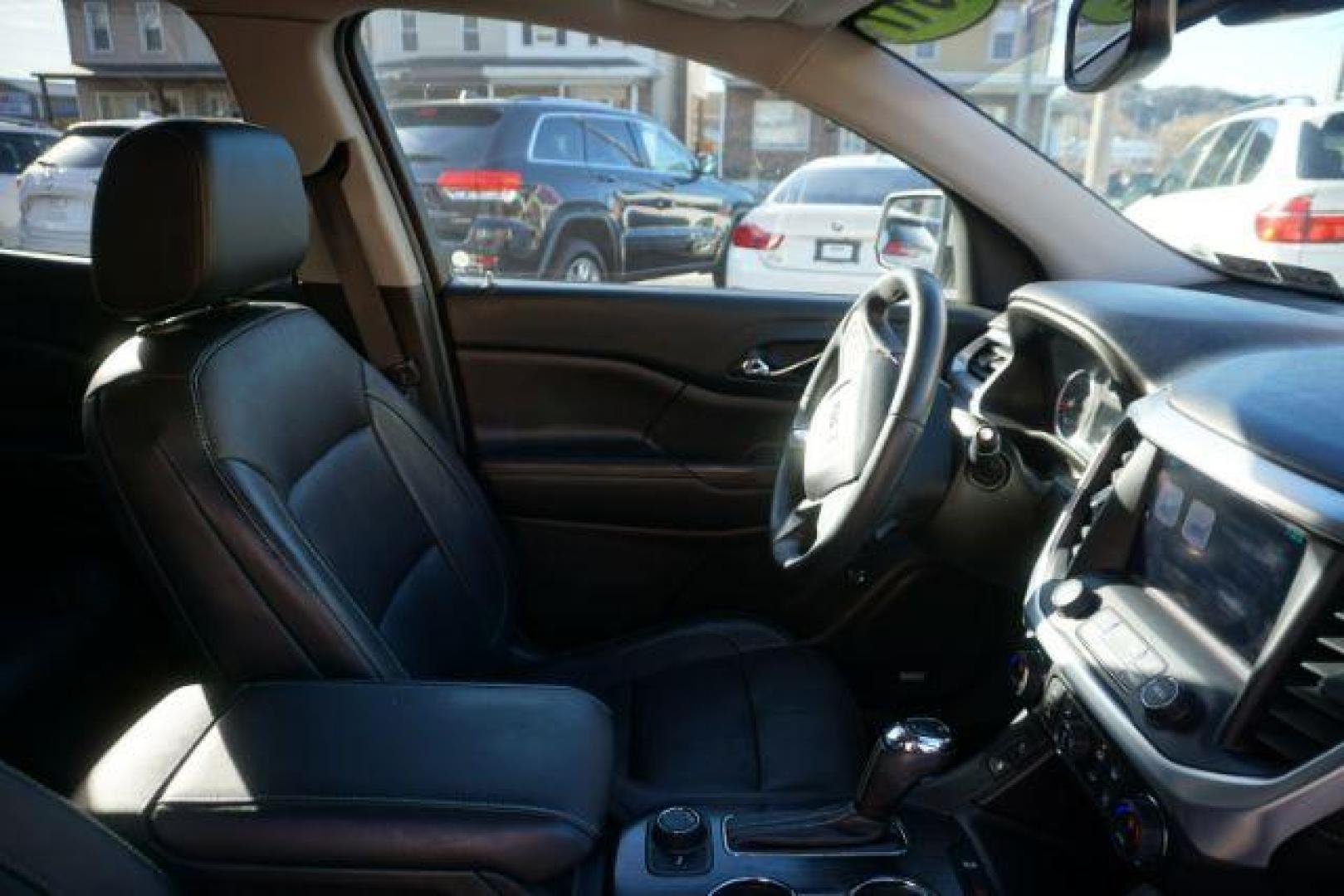 2017 Sparkling Silver Metallic /Cocoa/Light Ash Gray GMC Acadia SLT-1 (1GKKNMLS2HZ) , located at 312 Centre Ave, Schuylkill Haven, PA, 17972, (570) 593-5278, 40.638130, -76.177383 - Photo#51