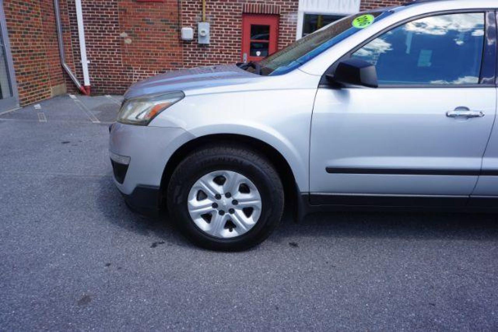 2016 Silver /Dark Titanium / Light Titanium, premium cloth Chevrolet Traverse LS AWD (1GNKVFKD4GJ) with an 3.6L V6 DOHC 24V engine, 6-Speed Automatic transmission, located at 312 Centre Ave, Schuylkill Haven, PA, 17972, (570) 593-5278, 40.638130, -76.177383 - Photo#4