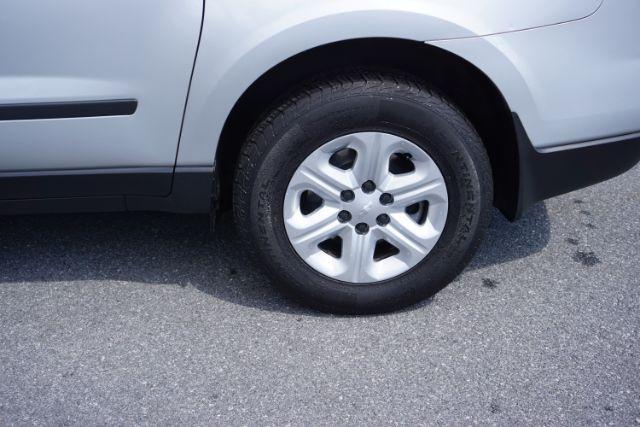 2016 Silver /Dark Titanium / Light Titanium, premium cloth Chevrolet Traverse LS AWD (1GNKVFKD4GJ) with an 3.6L V6 DOHC 24V engine, 6-Speed Automatic transmission, located at 312 Centre Ave, Schuylkill Haven, PA, 17972, (570) 593-5278, 40.638130, -76.177383 - Photo#7