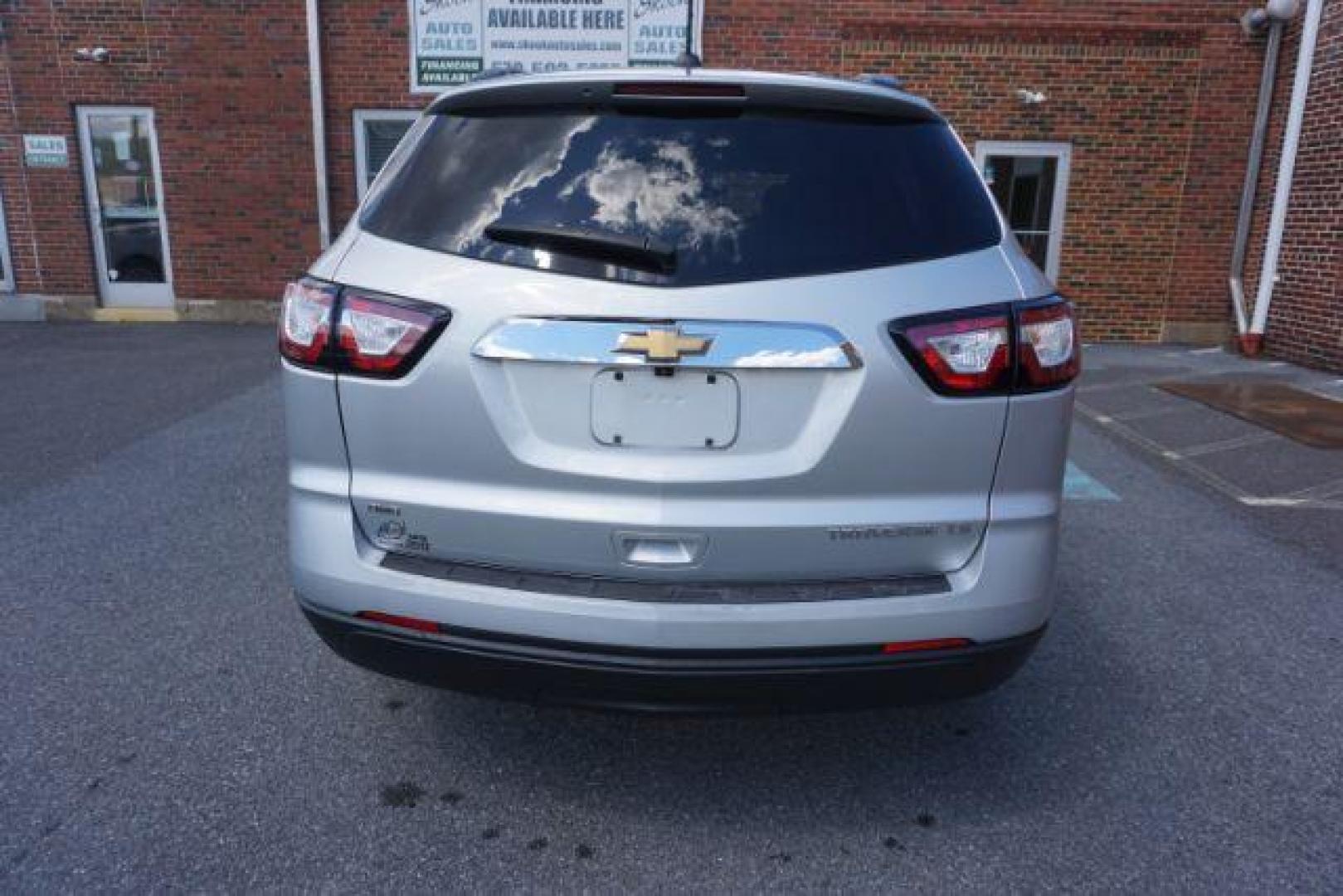 2016 Silver /Dark Titanium / Light Titanium, premium cloth Chevrolet Traverse LS AWD (1GNKVFKD4GJ) with an 3.6L V6 DOHC 24V engine, 6-Speed Automatic transmission, located at 312 Centre Ave, Schuylkill Haven, PA, 17972, (570) 593-5278, 40.638130, -76.177383 - Photo#9