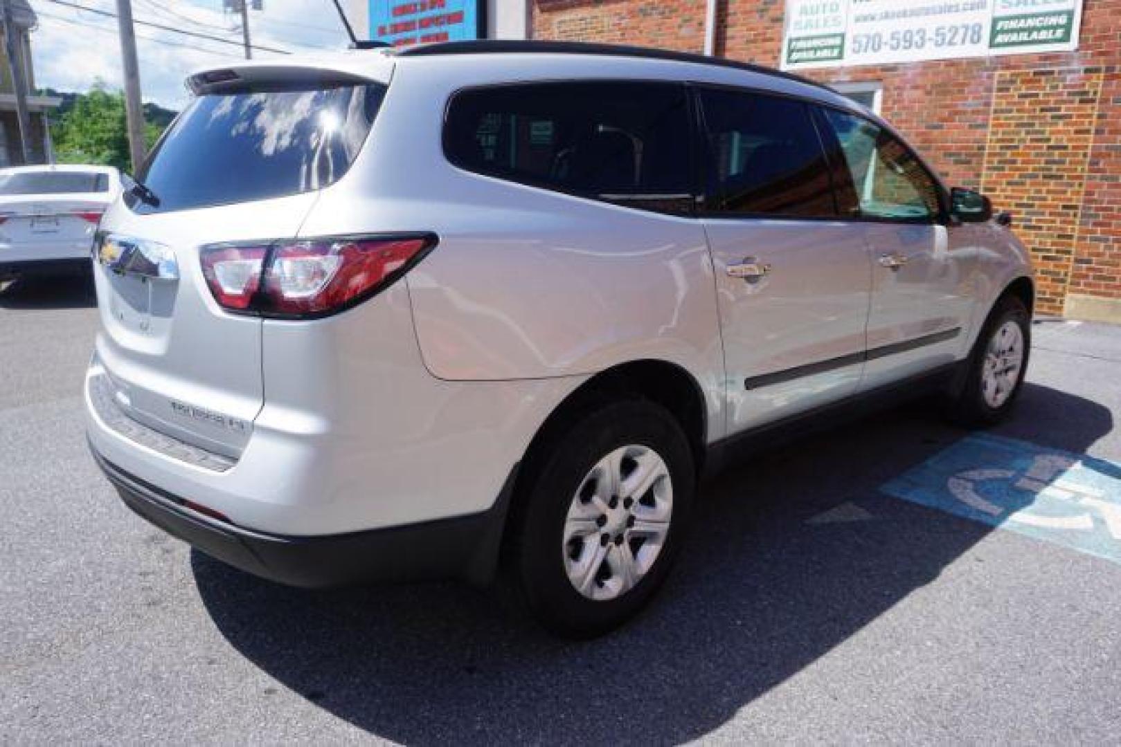 2016 Silver /Dark Titanium / Light Titanium, premium cloth Chevrolet Traverse LS AWD (1GNKVFKD4GJ) with an 3.6L V6 DOHC 24V engine, 6-Speed Automatic transmission, located at 312 Centre Ave, Schuylkill Haven, PA, 17972, (570) 593-5278, 40.638130, -76.177383 - Photo#11