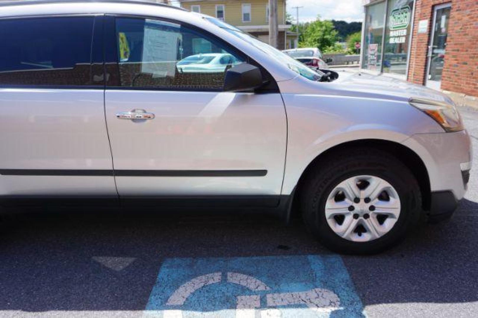 2016 Silver /Dark Titanium / Light Titanium, premium cloth Chevrolet Traverse LS AWD (1GNKVFKD4GJ) with an 3.6L V6 DOHC 24V engine, 6-Speed Automatic transmission, located at 312 Centre Ave, Schuylkill Haven, PA, 17972, (570) 593-5278, 40.638130, -76.177383 - Photo#15