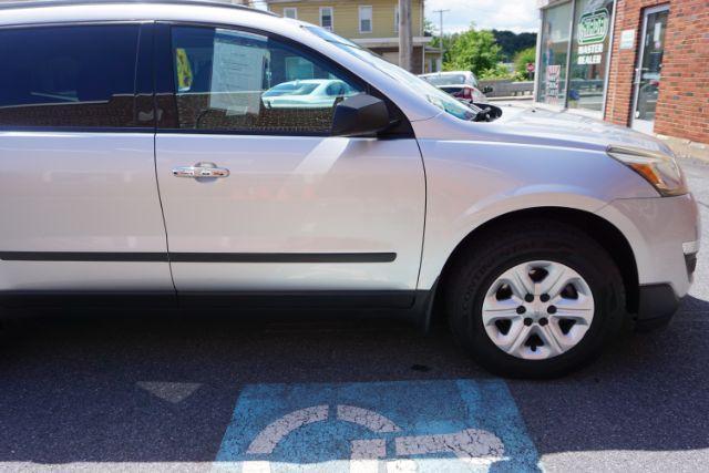 2016 Silver /Dark Titanium / Light Titanium, premium cloth Chevrolet Traverse LS AWD (1GNKVFKD4GJ) with an 3.6L V6 DOHC 24V engine, 6-Speed Automatic transmission, located at 312 Centre Ave, Schuylkill Haven, PA, 17972, (570) 593-5278, 40.638130, -76.177383 - Photo#15
