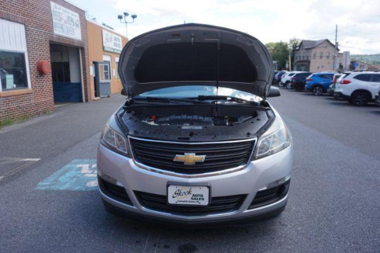 2016 Silver /Dark Titanium / Light Titanium, premium cloth Chevrolet Traverse LS AWD (1GNKVFKD4GJ) with an 3.6L V6 DOHC 24V engine, 6-Speed Automatic transmission, located at 312 Centre Ave, Schuylkill Haven, PA, 17972, (570) 593-5278, 40.638130, -76.177383 - Photo#17