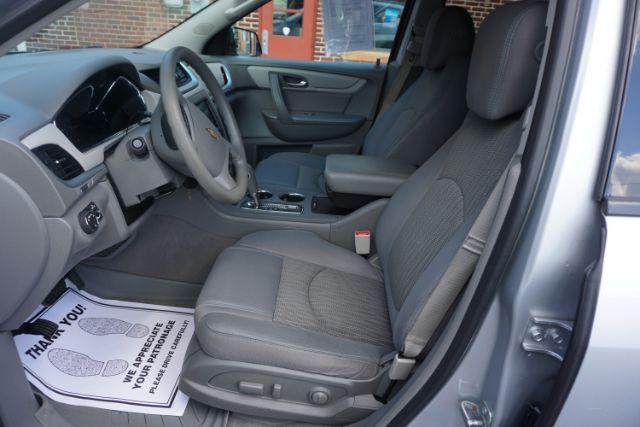 2016 Silver /Dark Titanium / Light Titanium, premium cloth Chevrolet Traverse LS AWD (1GNKVFKD4GJ) with an 3.6L V6 DOHC 24V engine, 6-Speed Automatic transmission, located at 312 Centre Ave, Schuylkill Haven, PA, 17972, (570) 593-5278, 40.638130, -76.177383 - Photo#22