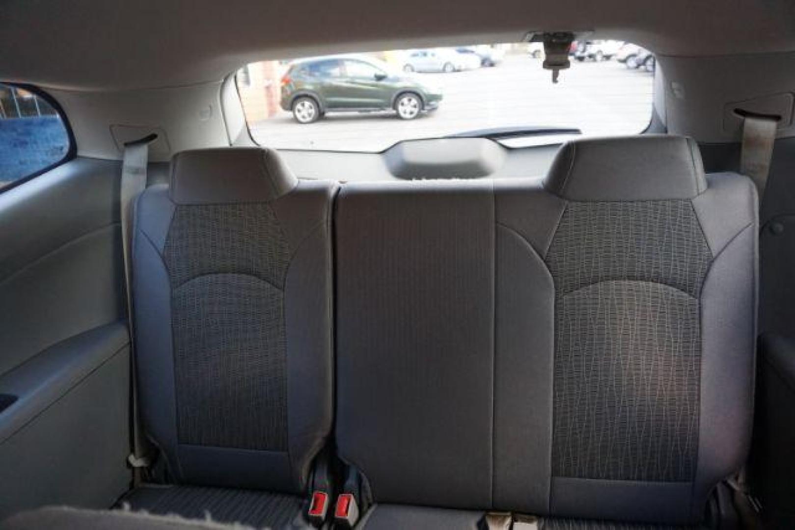 2016 Silver /Dark Titanium / Light Titanium, premium cloth Chevrolet Traverse LS AWD (1GNKVFKD4GJ) with an 3.6L V6 DOHC 24V engine, 6-Speed Automatic transmission, located at 312 Centre Ave, Schuylkill Haven, PA, 17972, (570) 593-5278, 40.638130, -76.177383 - Photo#30