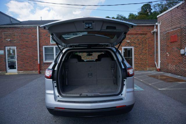 2016 Silver /Dark Titanium / Light Titanium, premium cloth Chevrolet Traverse LS AWD (1GNKVFKD4GJ) with an 3.6L V6 DOHC 24V engine, 6-Speed Automatic transmission, located at 312 Centre Ave, Schuylkill Haven, PA, 17972, (570) 593-5278, 40.638130, -76.177383 - Photo#34