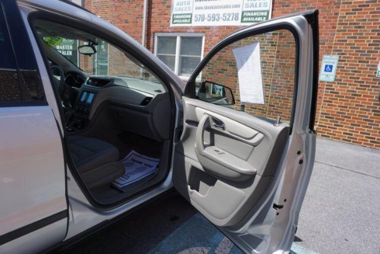 2016 Silver /Dark Titanium / Light Titanium, premium cloth Chevrolet Traverse LS AWD (1GNKVFKD4GJ) with an 3.6L V6 DOHC 24V engine, 6-Speed Automatic transmission, located at 312 Centre Ave, Schuylkill Haven, PA, 17972, (570) 593-5278, 40.638130, -76.177383 - Photo#42
